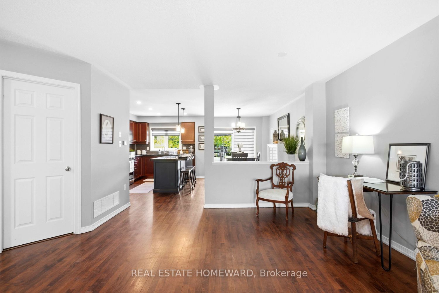 571 Longworth Avenue E 10 Property Photo 9