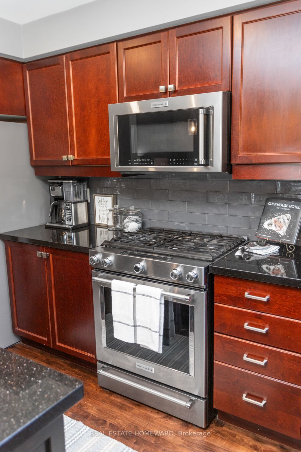 571 Longworth Avenue E 10 Property Photo 15
