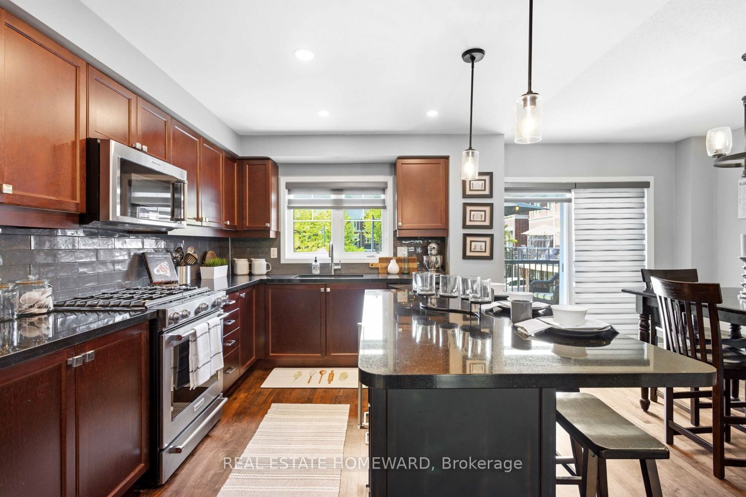 571 Longworth Avenue E 10 Property Photo 17