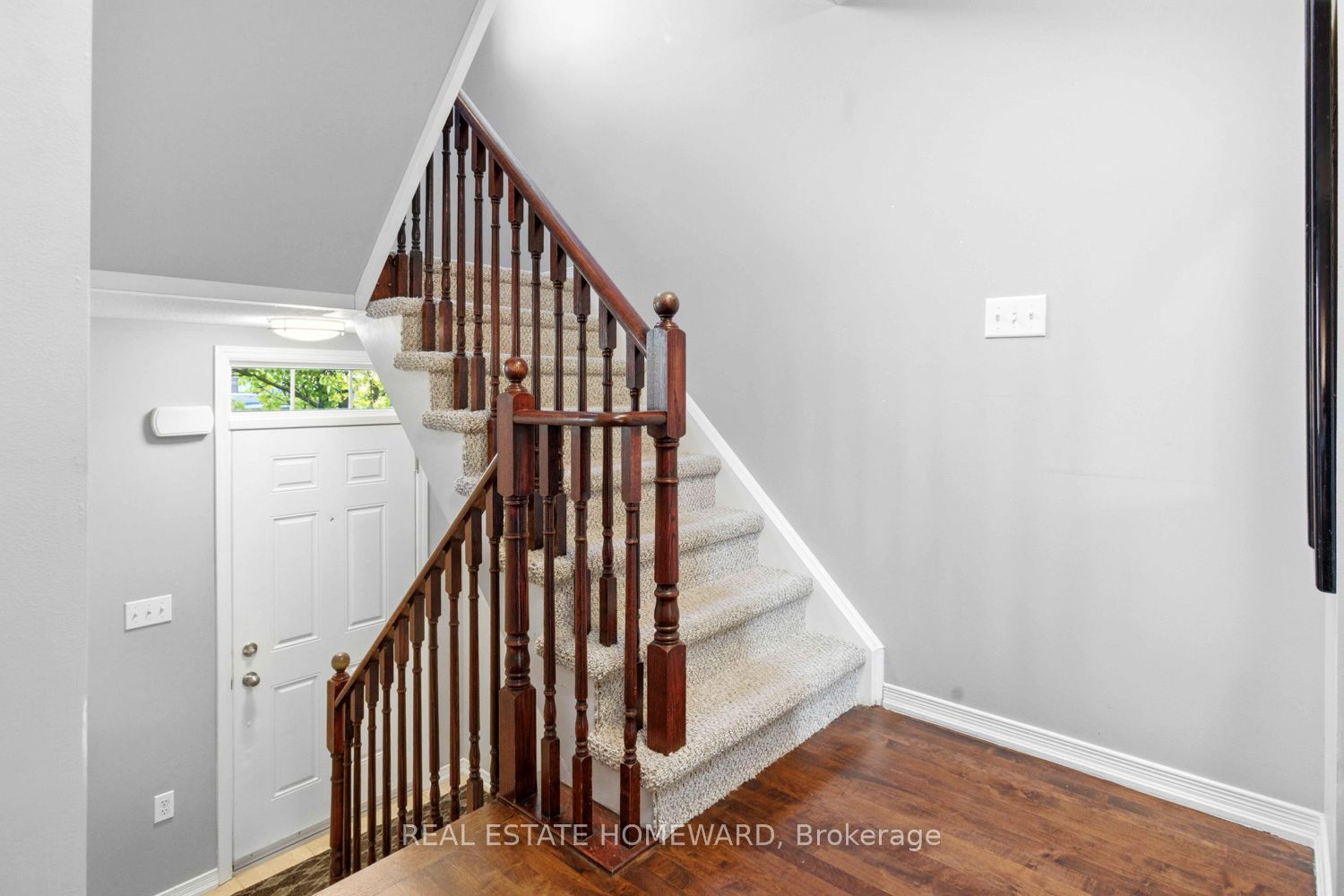 571 Longworth Avenue E 10 Property Photo 19