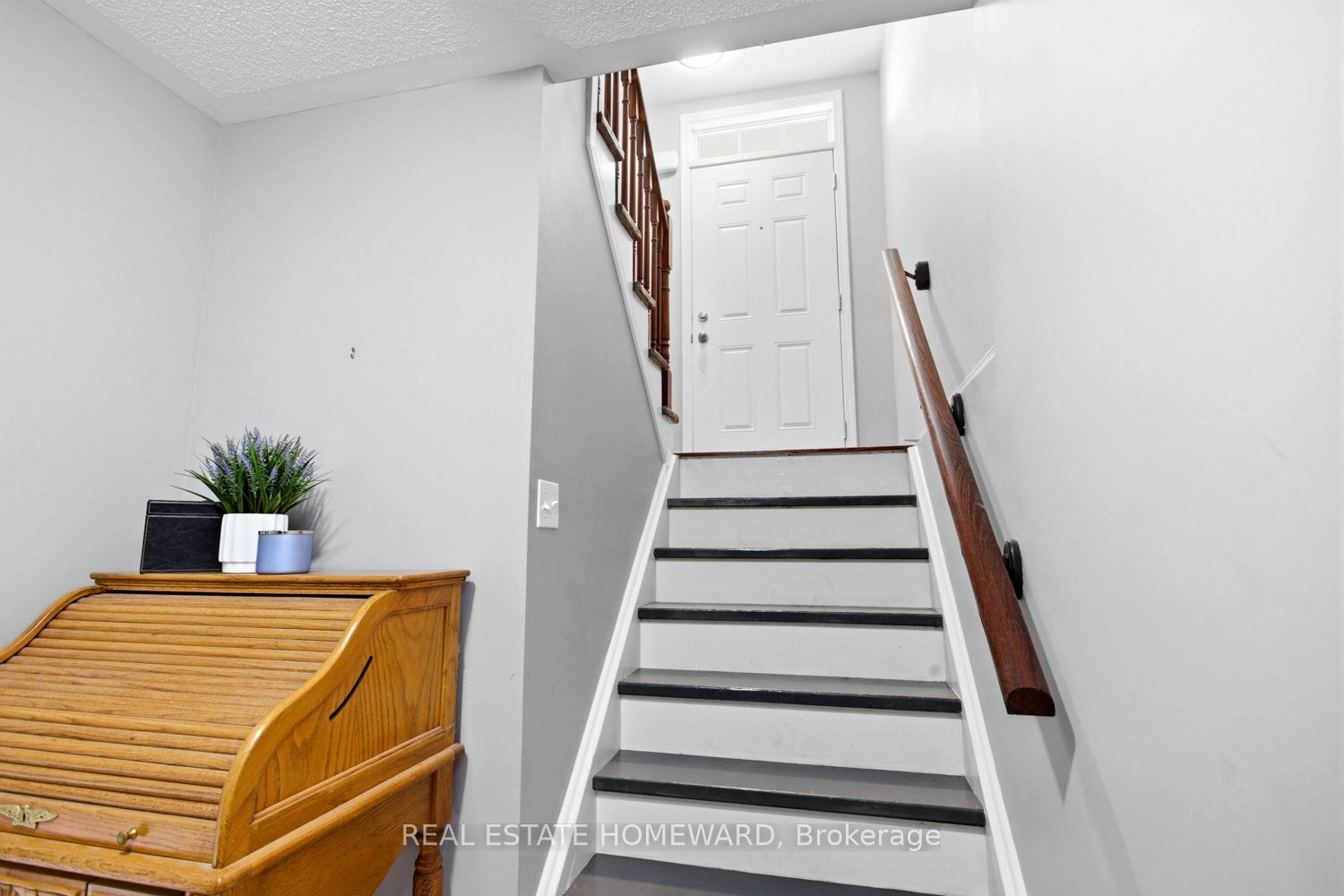 571 Longworth Avenue E 10 Property Photo 28