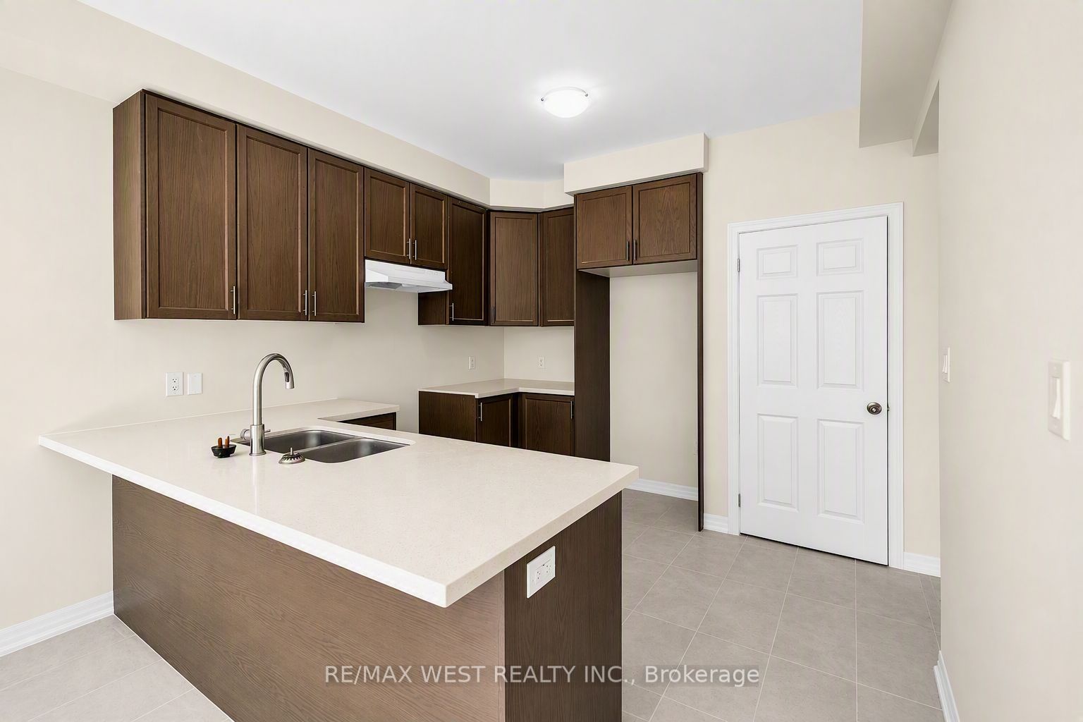 43 Ed Ewert Avenue Property Photo 4