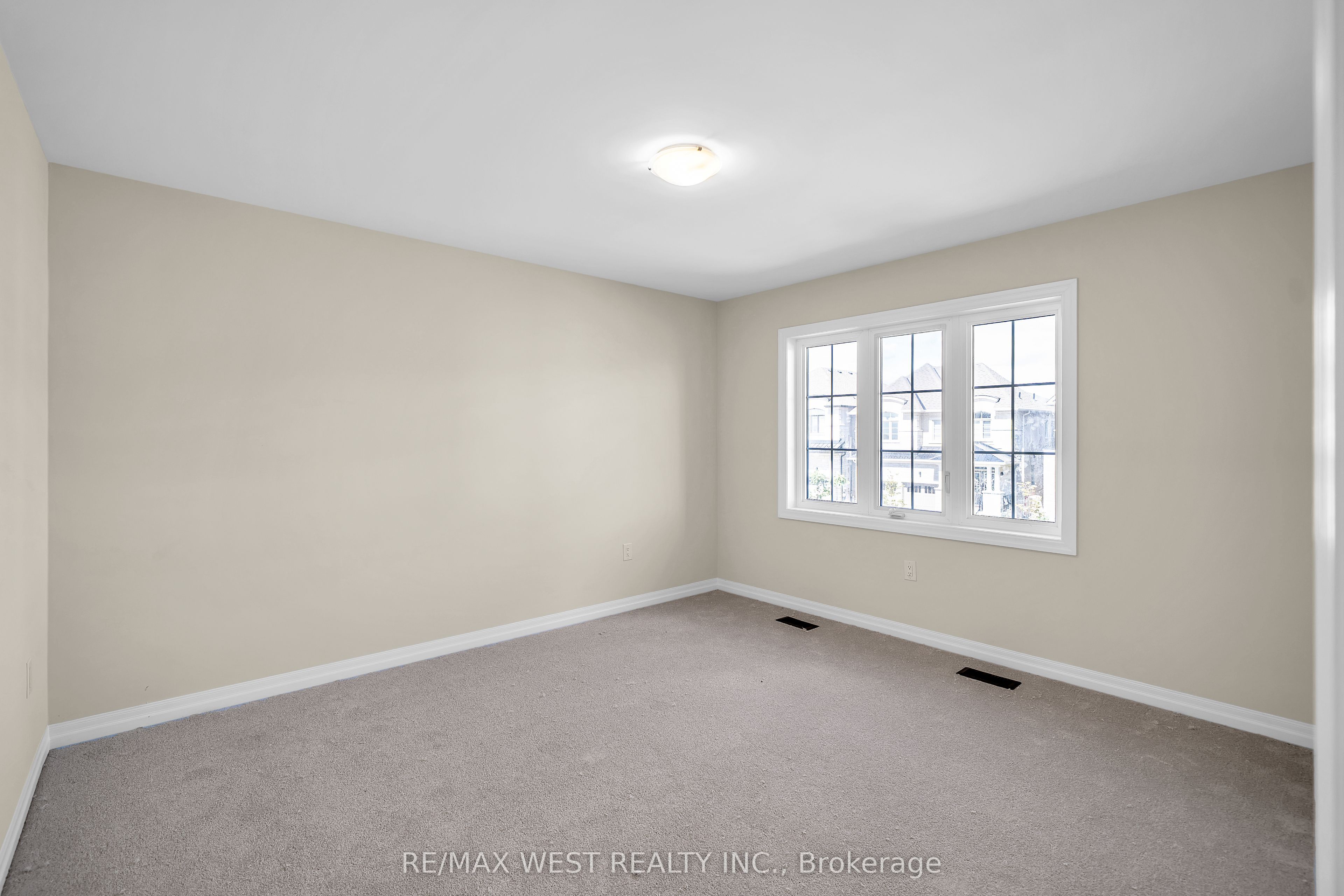 43 Ed Ewert Avenue Property Photo 11
