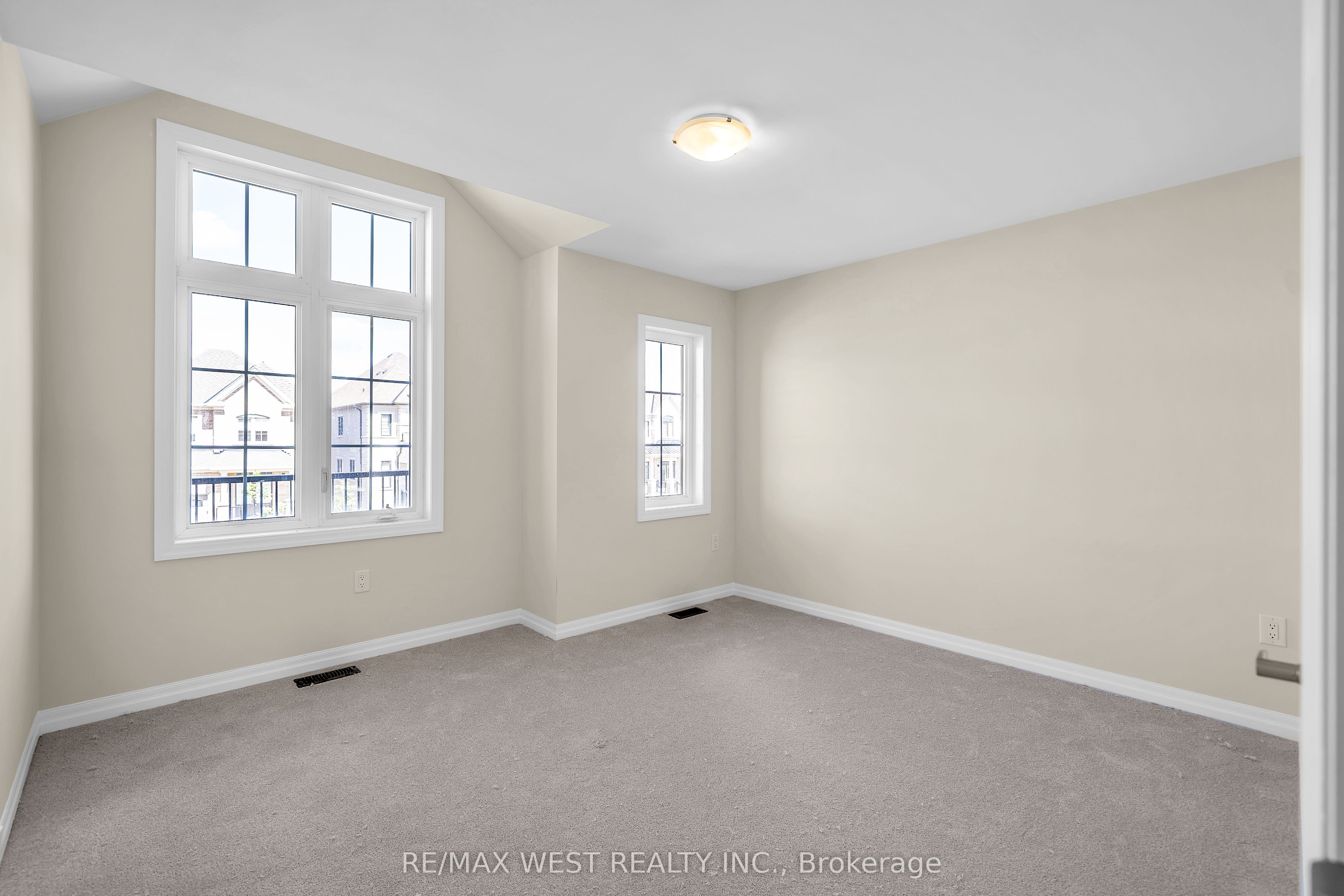 43 Ed Ewert Avenue Property Photo 12