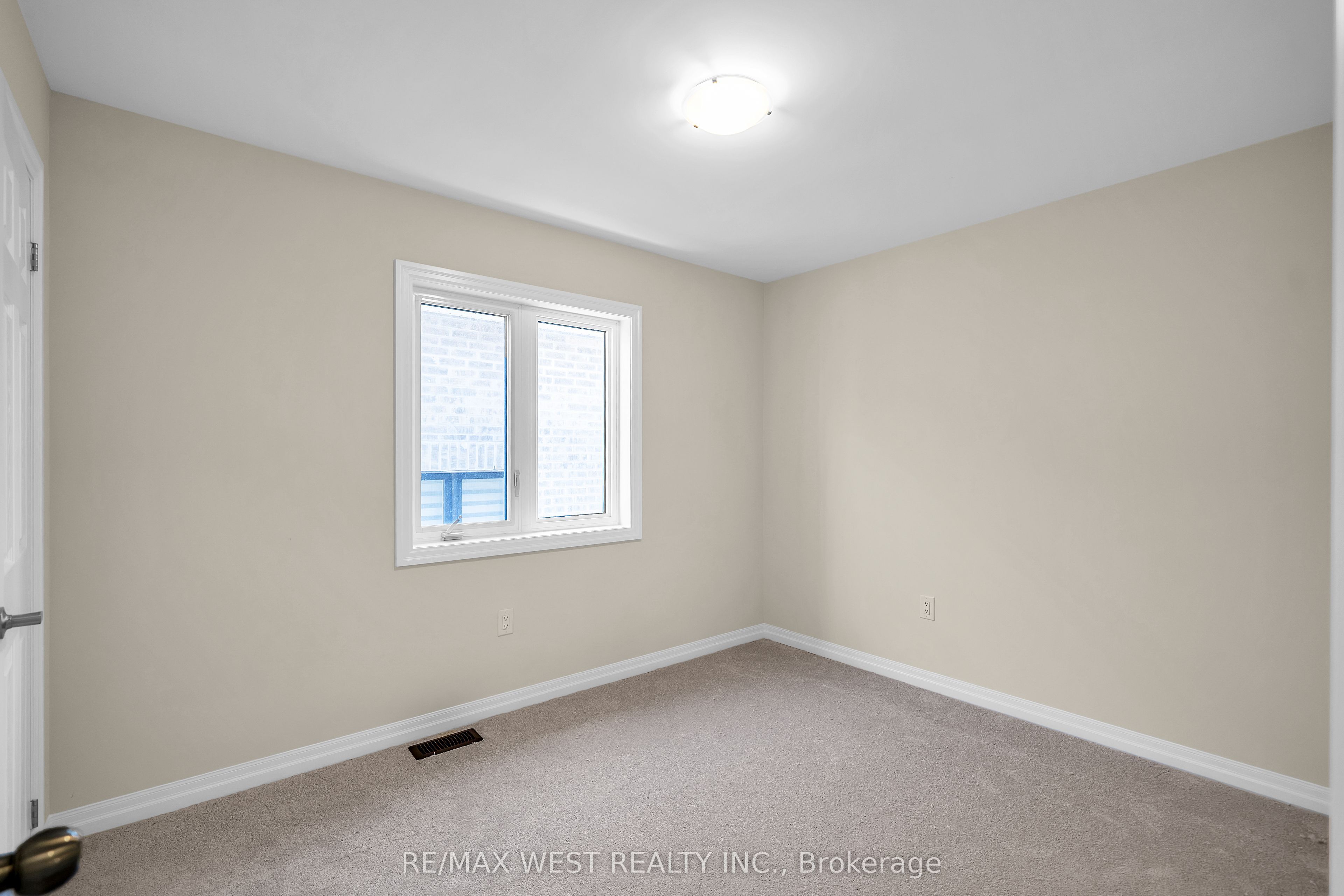 43 Ed Ewert Avenue Property Photo 13