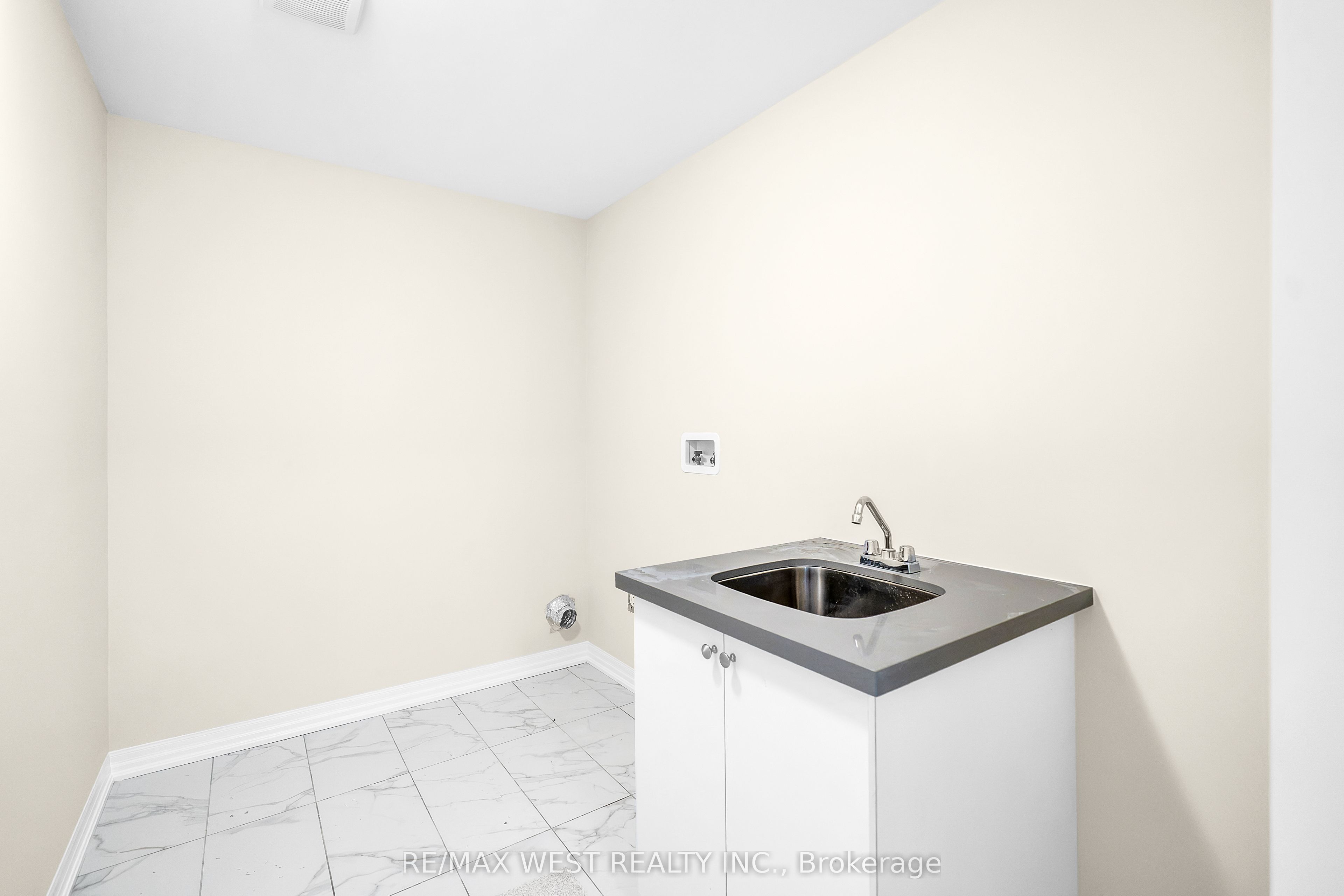 43 Ed Ewert Avenue Property Photo 15