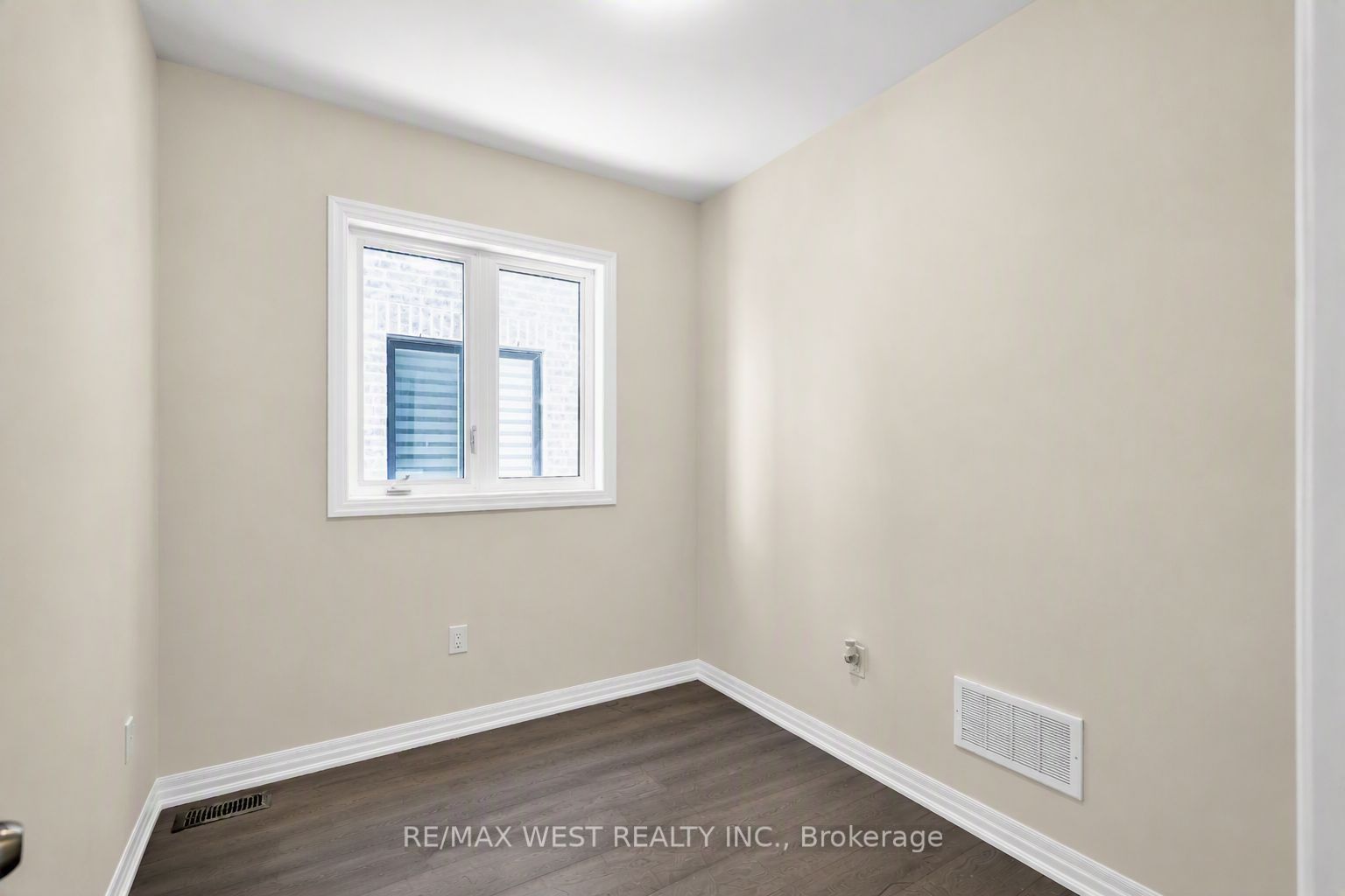 43 Ed Ewert Avenue Property Photo 16