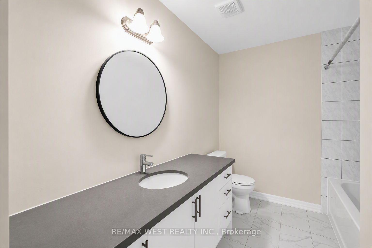 43 Ed Ewert Avenue Property Photo 18