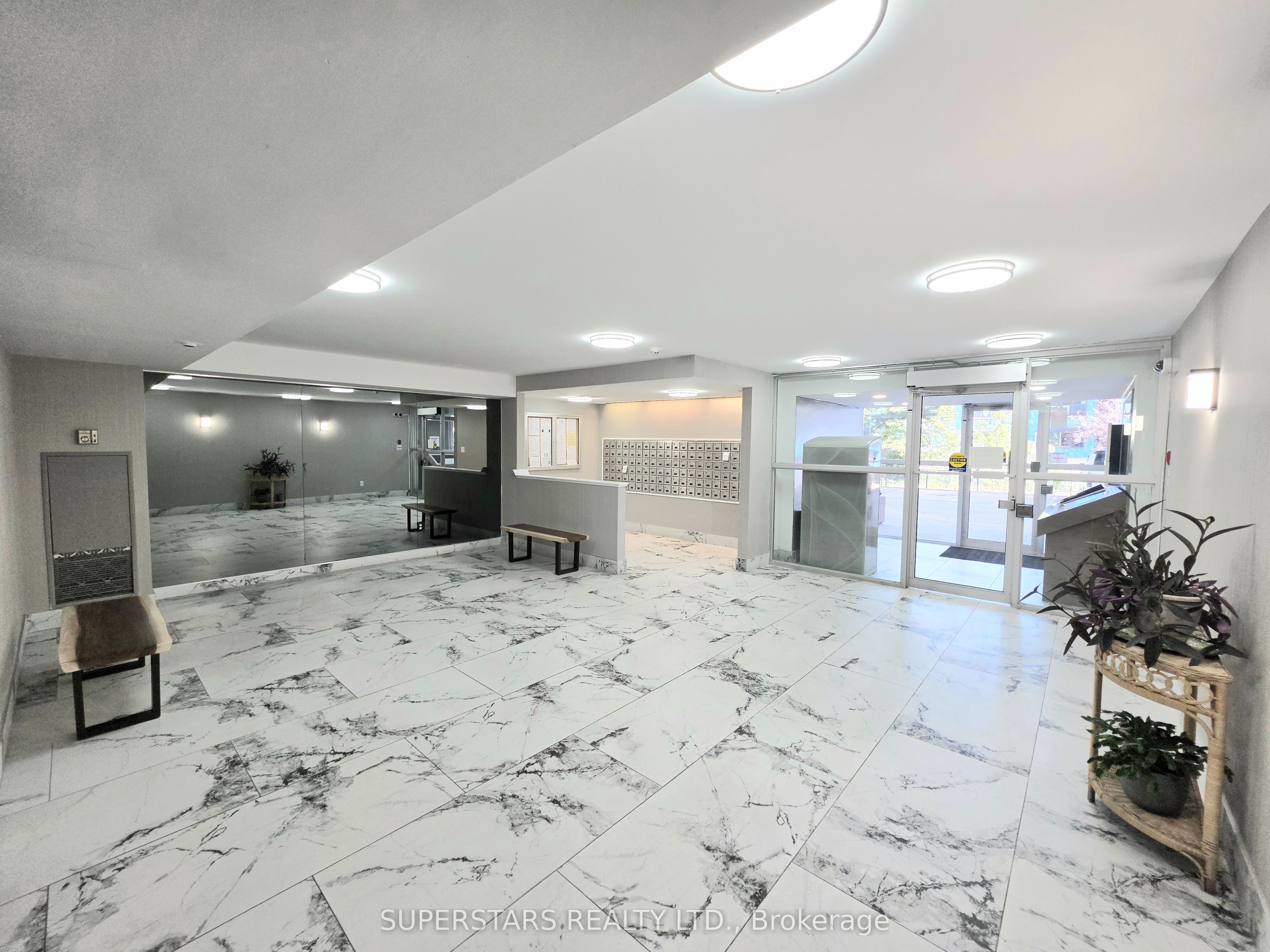 15 Sewells Road 905 Property Photo 2