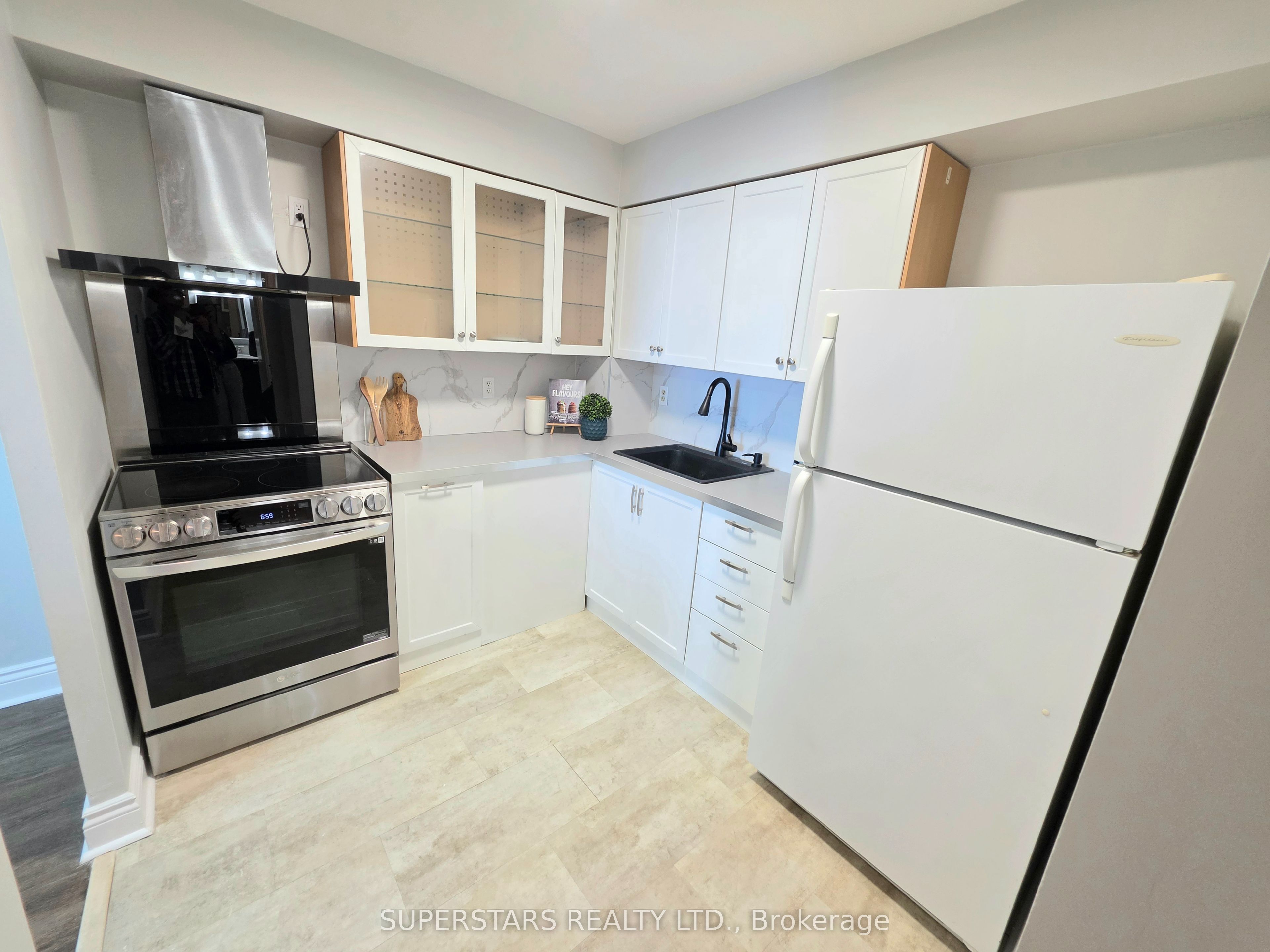 15 Sewells Road 905 Property Photo 5