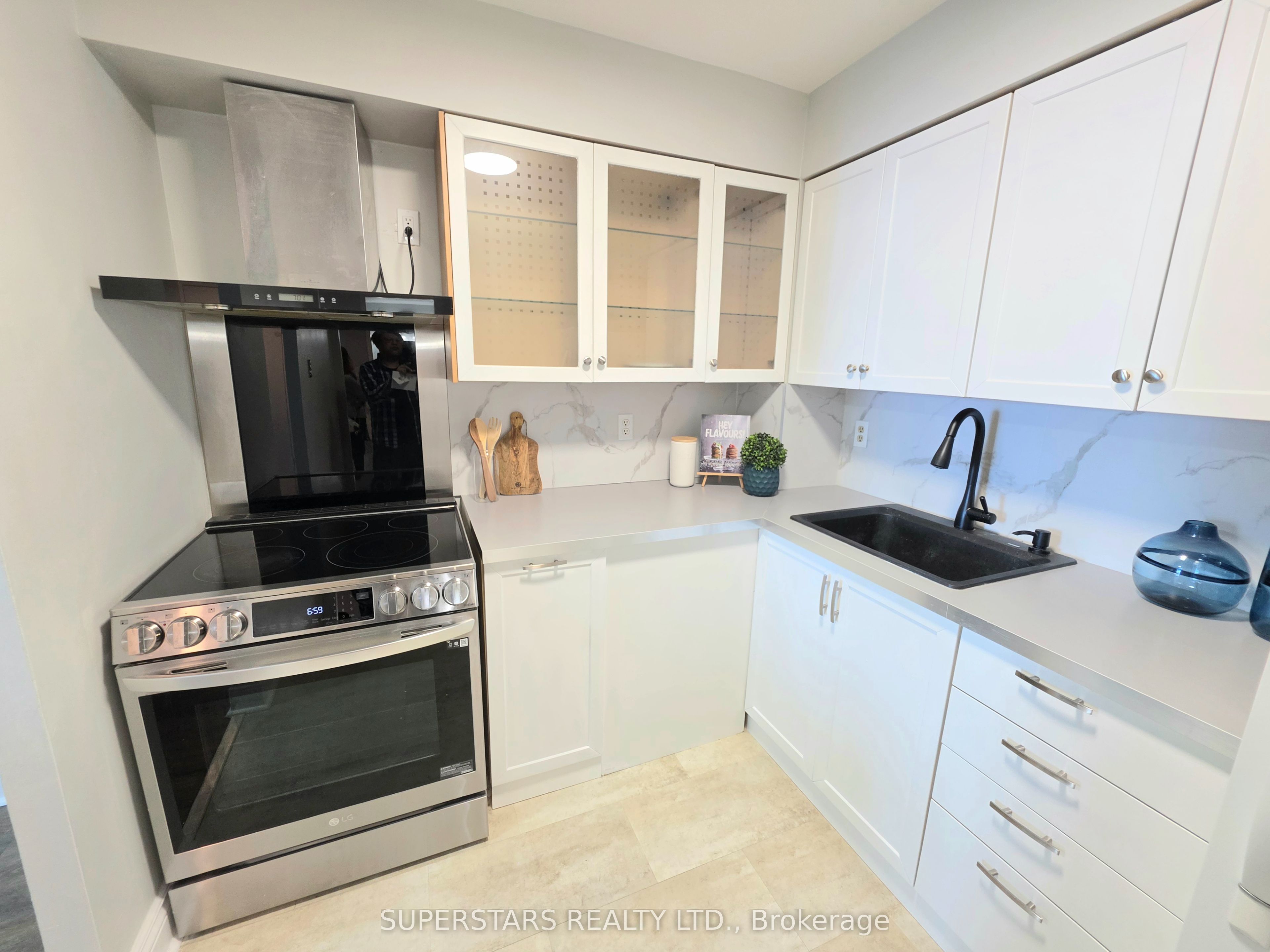 15 Sewells Road 905 Property Photo 7