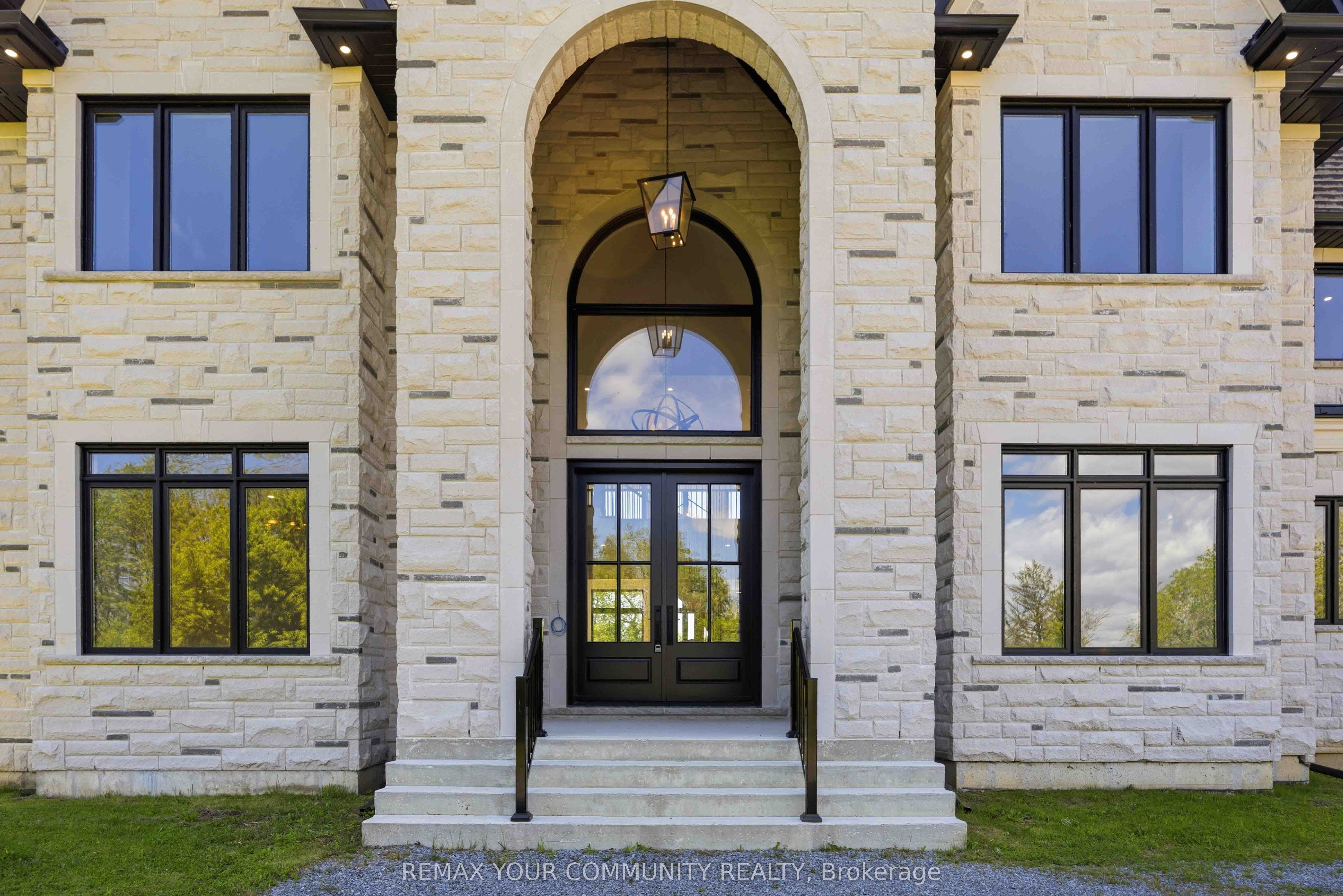 6680 Coronation Road Property Photo 4