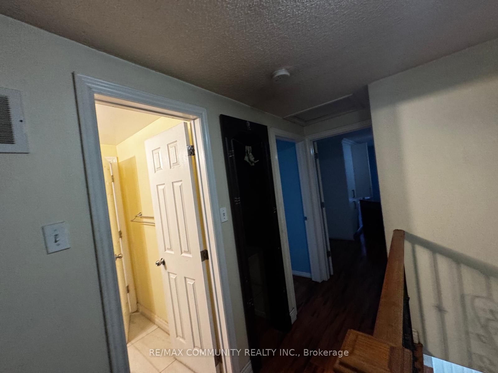 56 Overlord Crescent Upper Property Photo 13