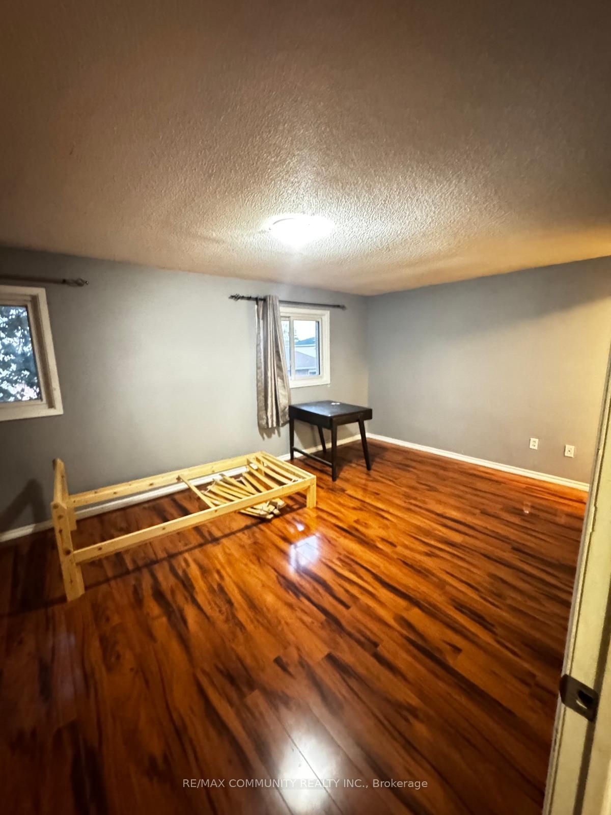 56 Overlord Crescent Upper Property Photo 14