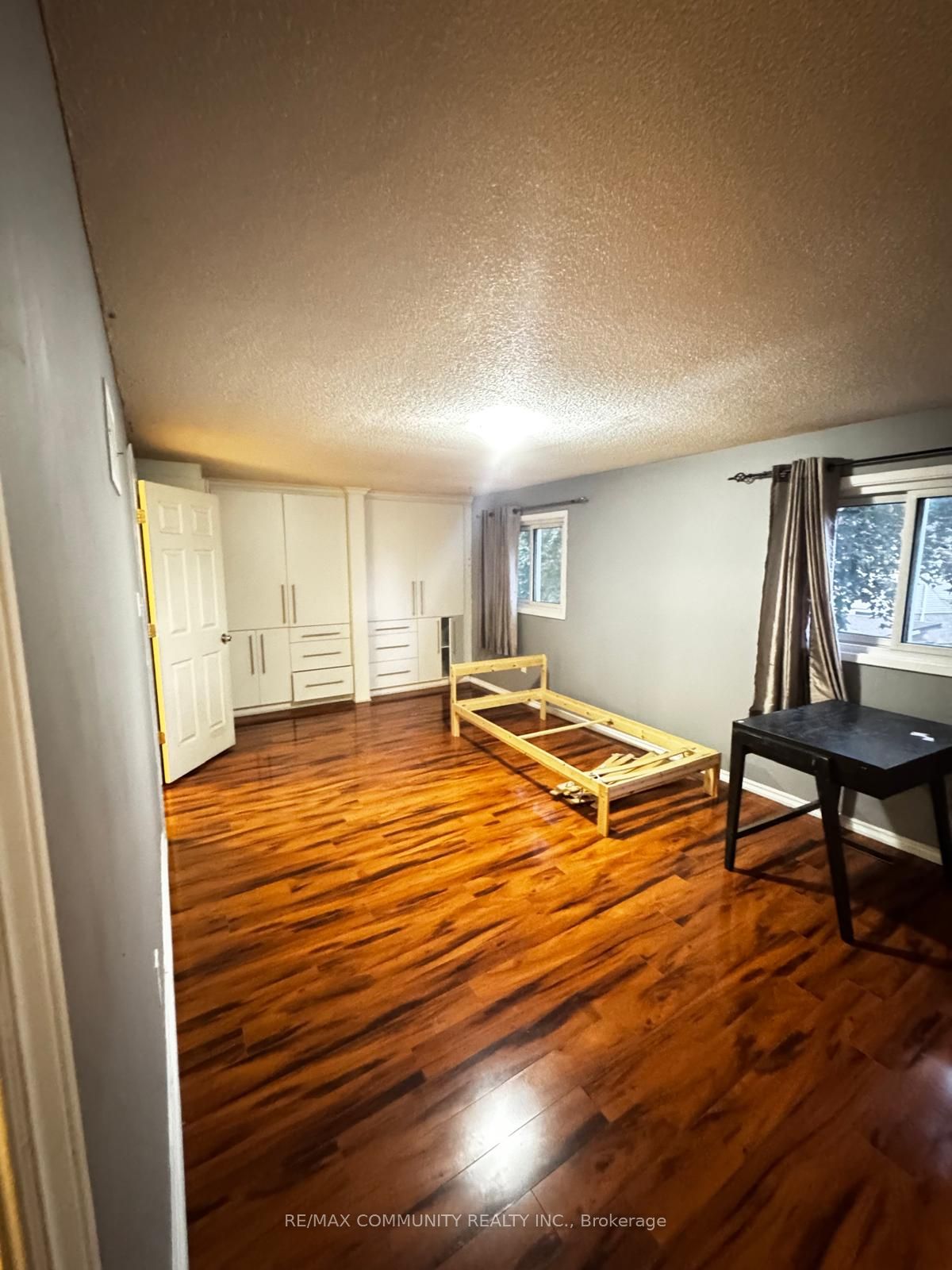 56 Overlord Crescent Upper Property Photo 15