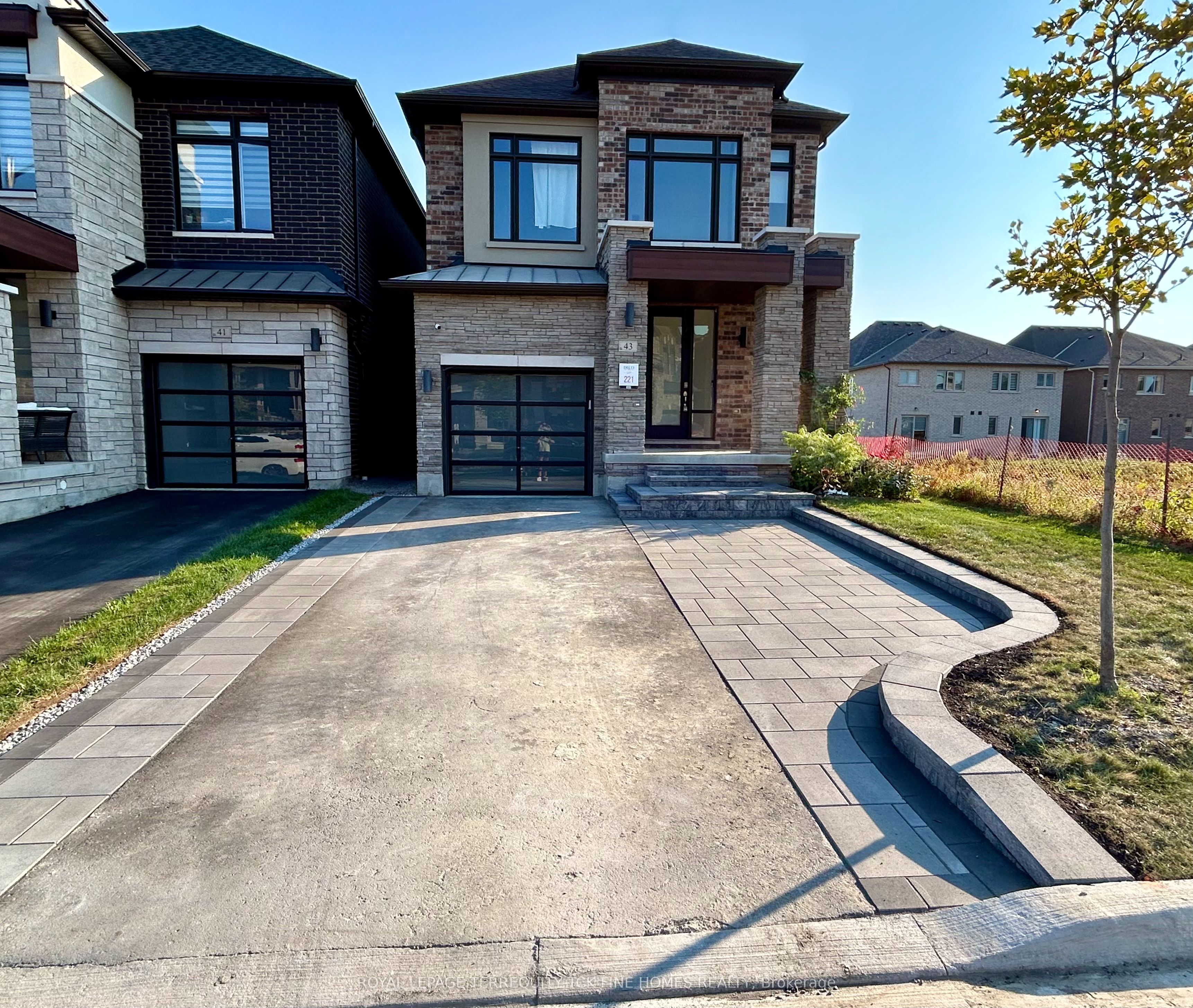 43 Auckland Drive Property Photo 1