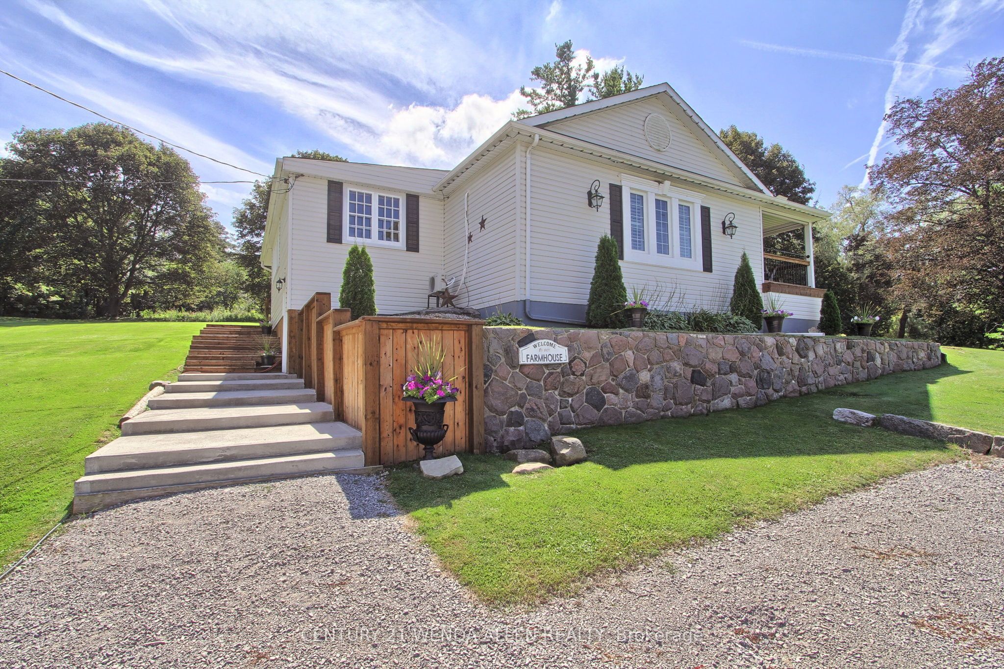 5295 - 5315 Sideline 16 Road Property Photo 4