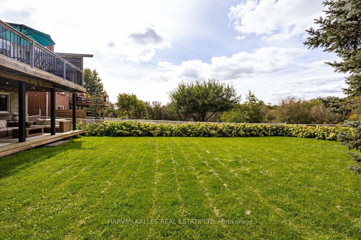 247 Overbank Drive Property Photo 4