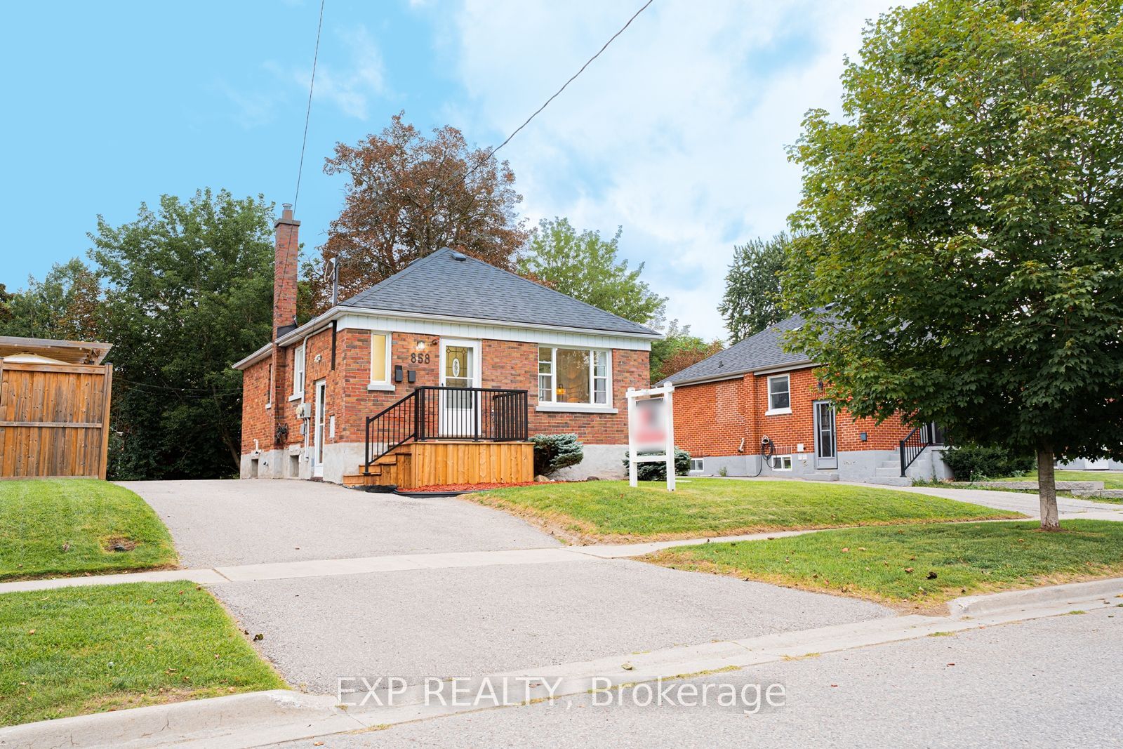858 Grierson Street Property Photo 1