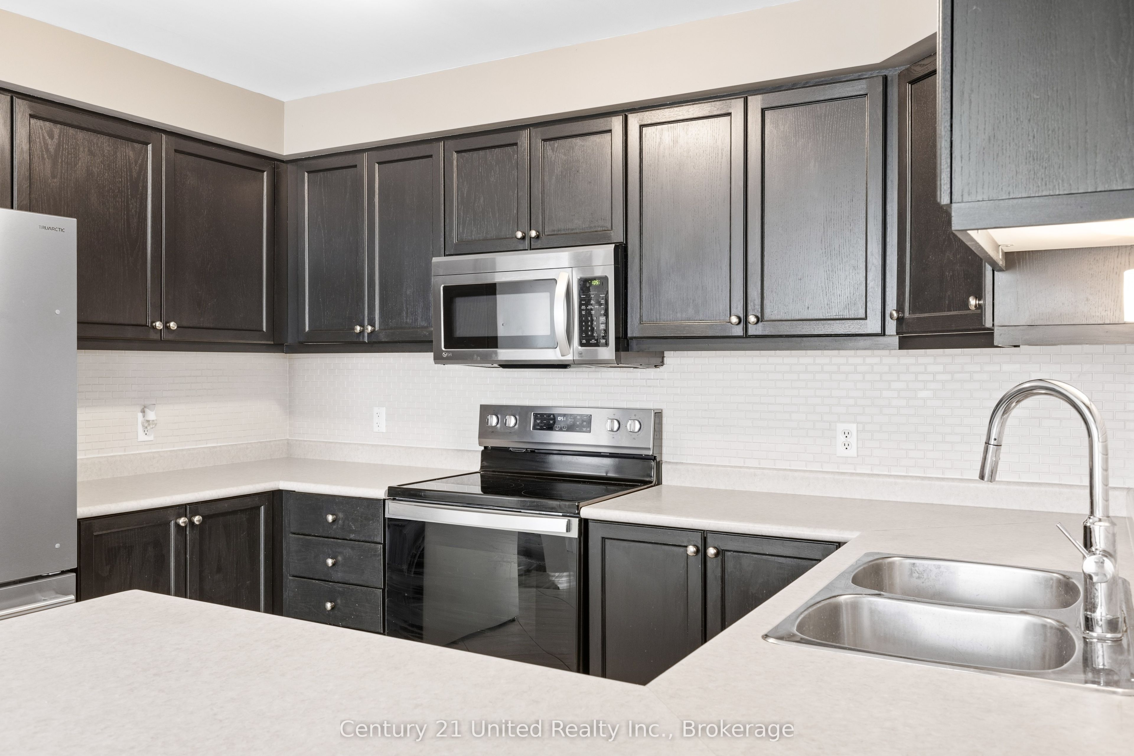 1087 Ormond Drive 16 Property Photo 12