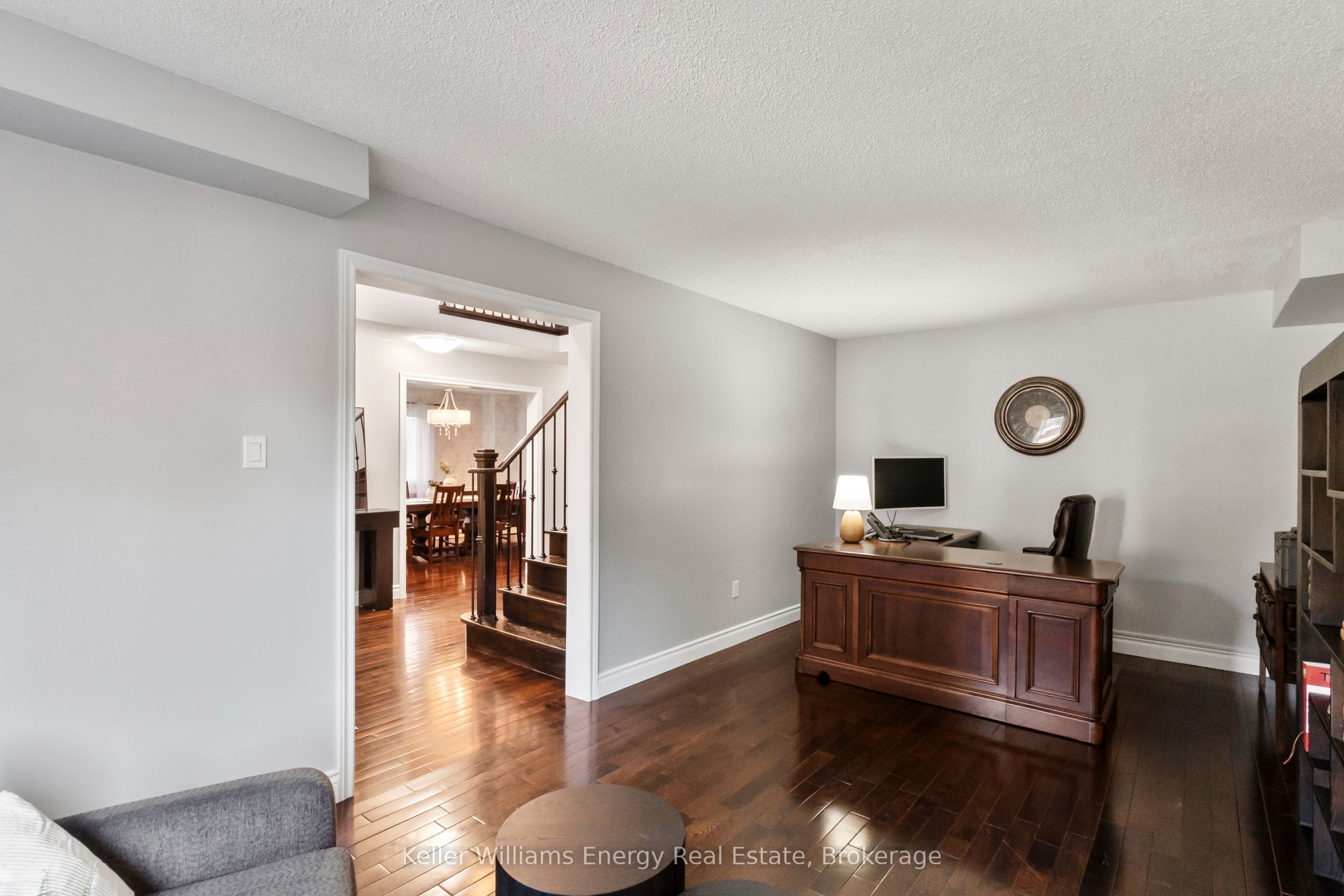523 Palmtree Crescent Property Photo 11