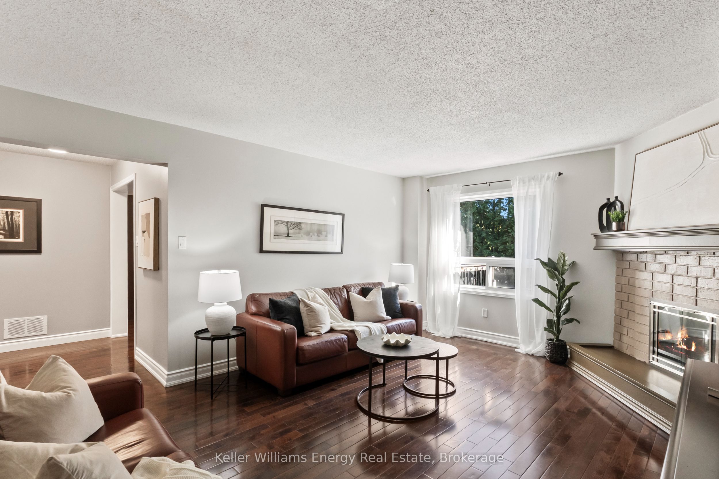 523 Palmtree Crescent Property Photo 13