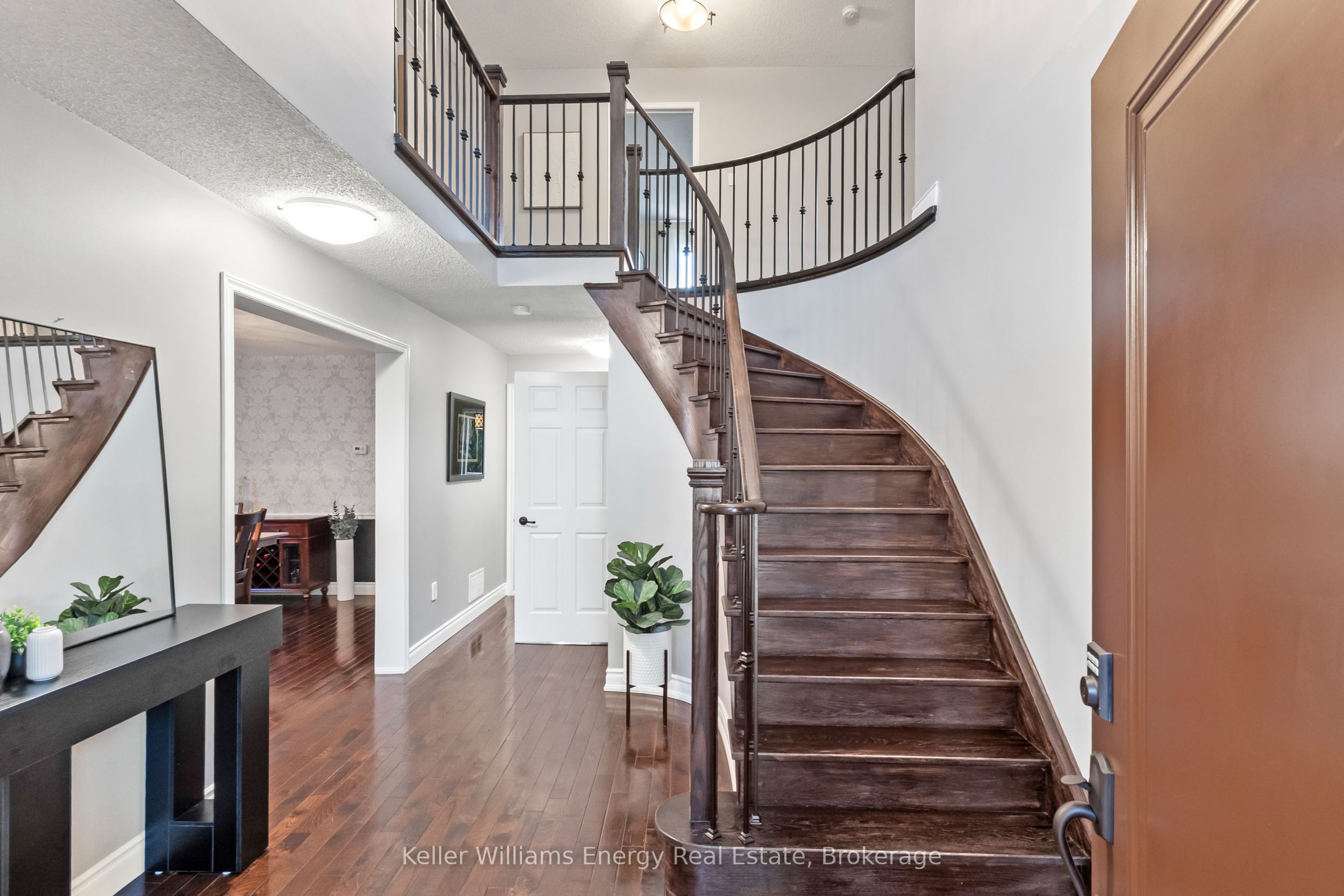 523 Palmtree Crescent Property Photo 19