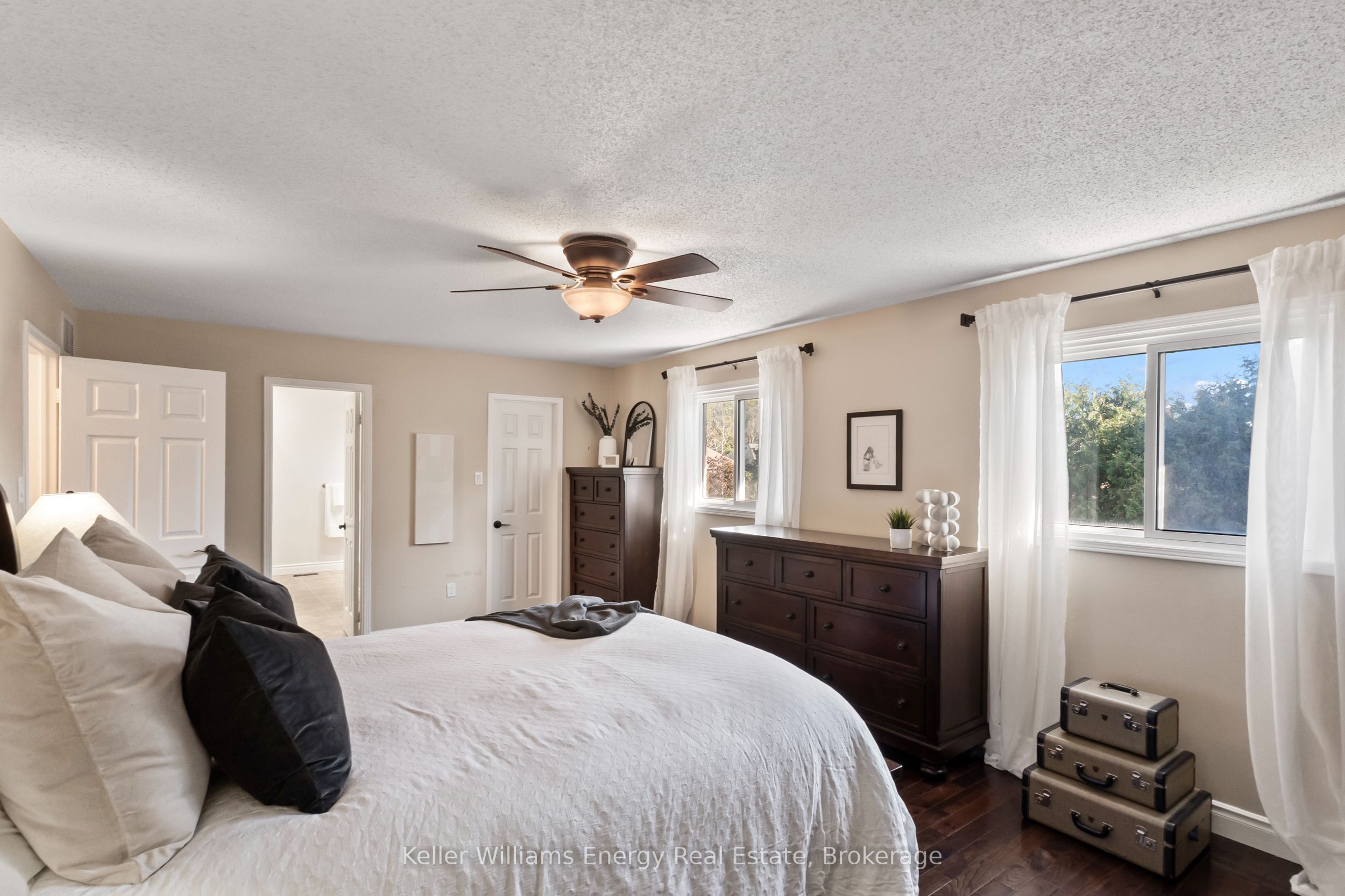 523 Palmtree Crescent Property Photo 21