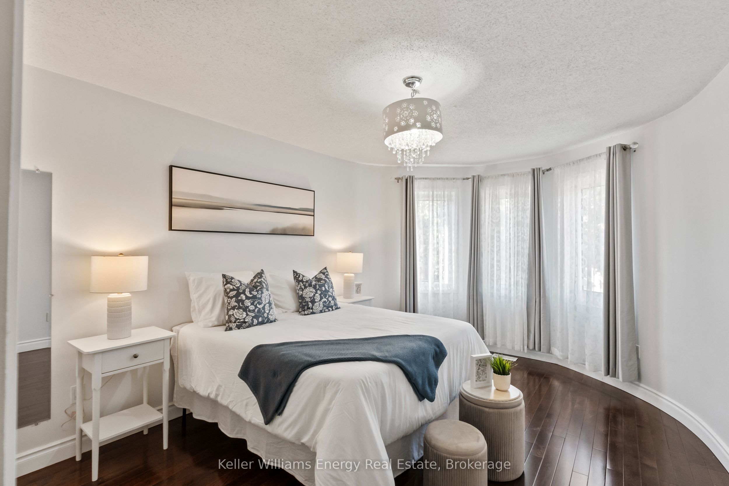 523 Palmtree Crescent Property Photo 29