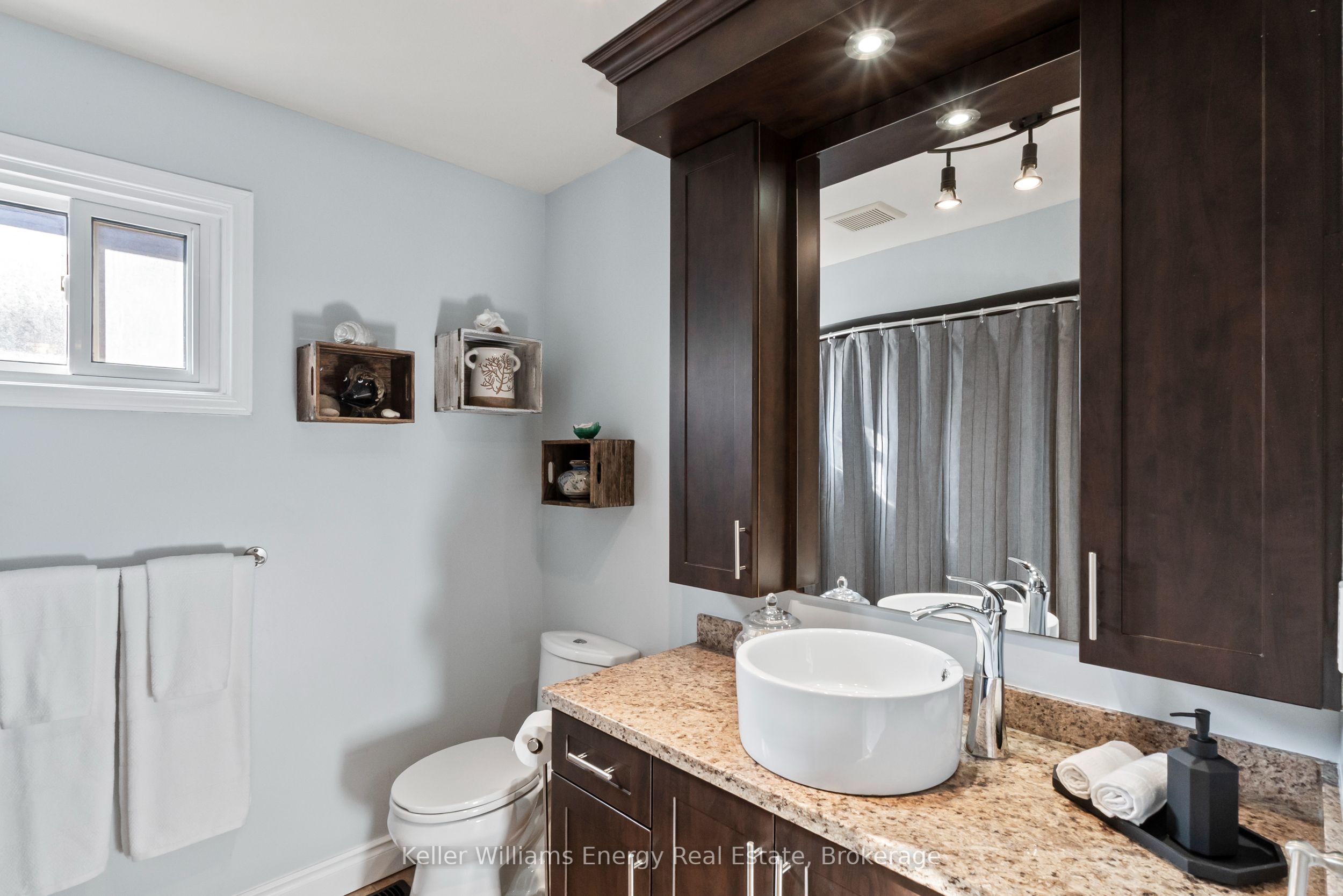 523 Palmtree Crescent Property Photo 30