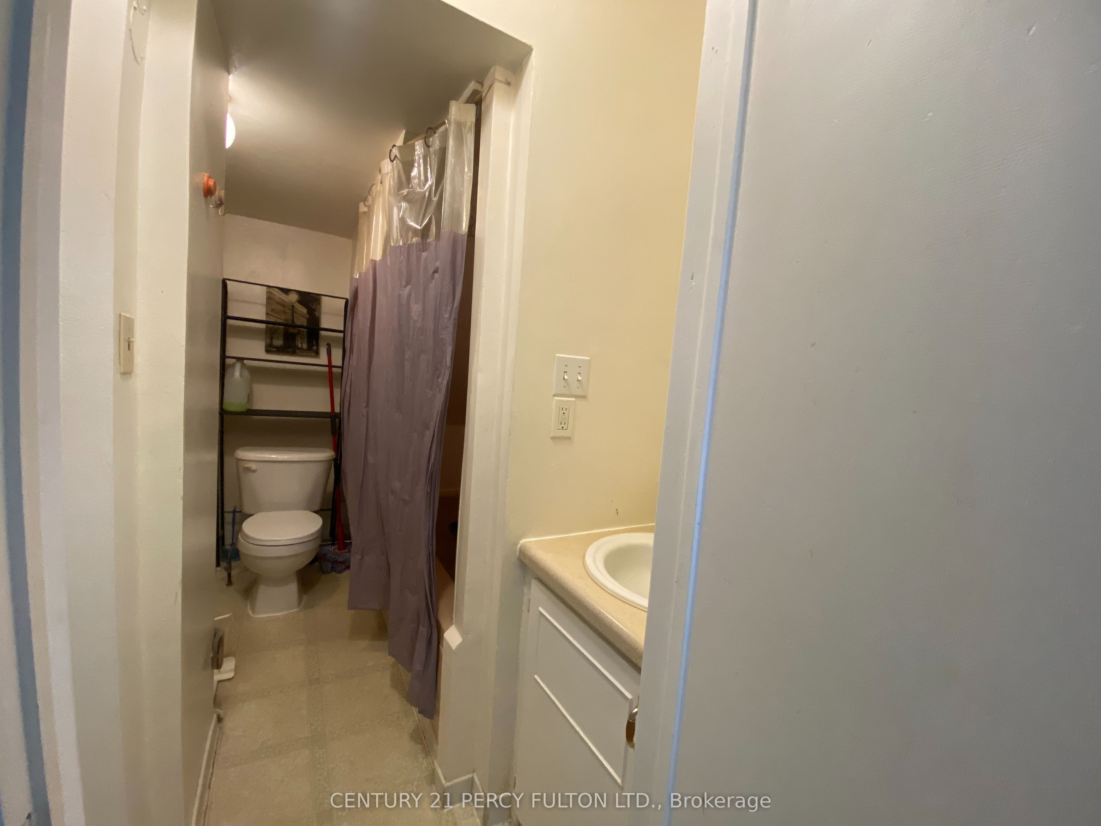 169 Mary Street N 3 Property Photo 16