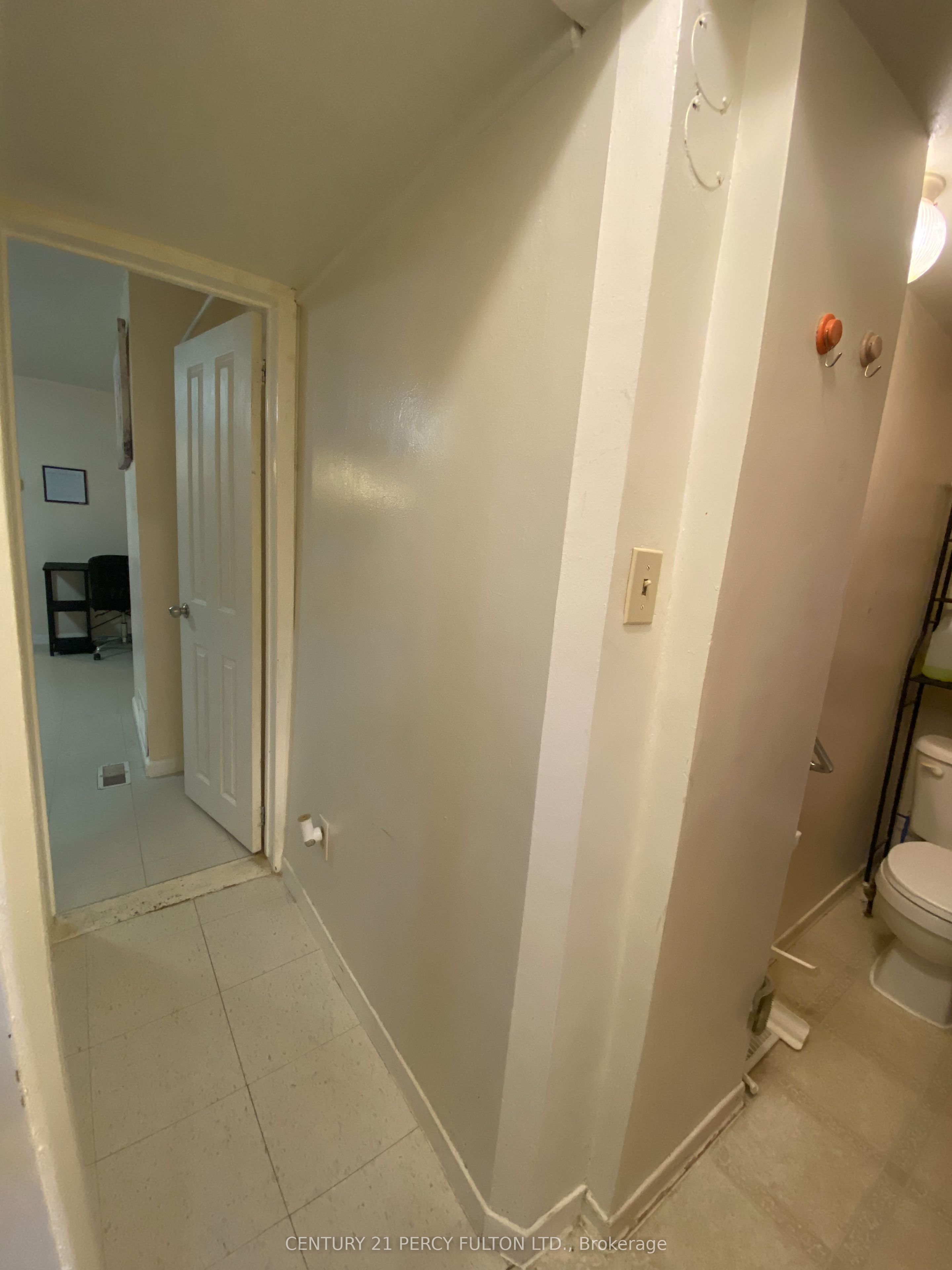 169 Mary Street N 3 Property Photo 18