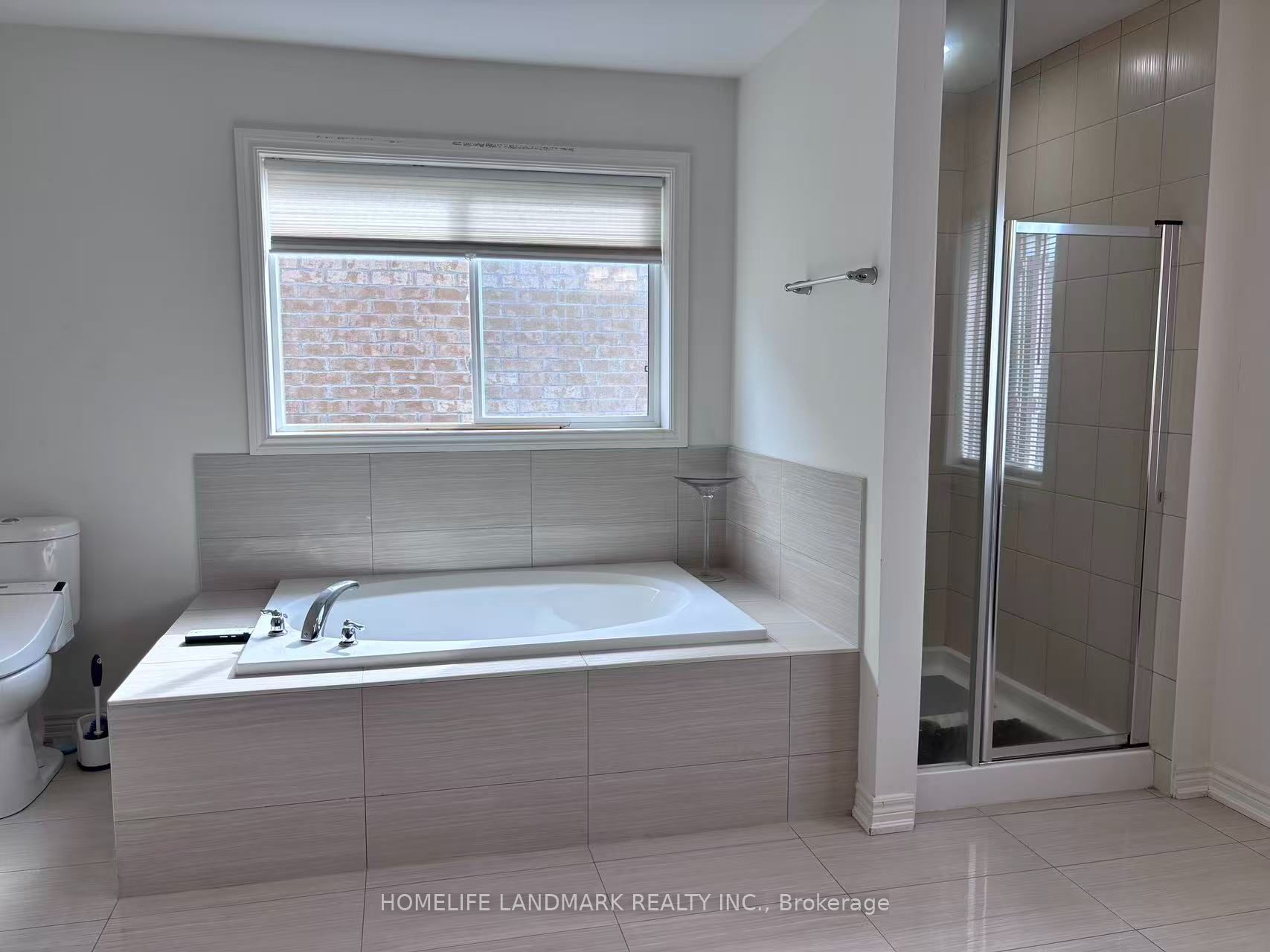 2410 Bridle Road Property Photo 9