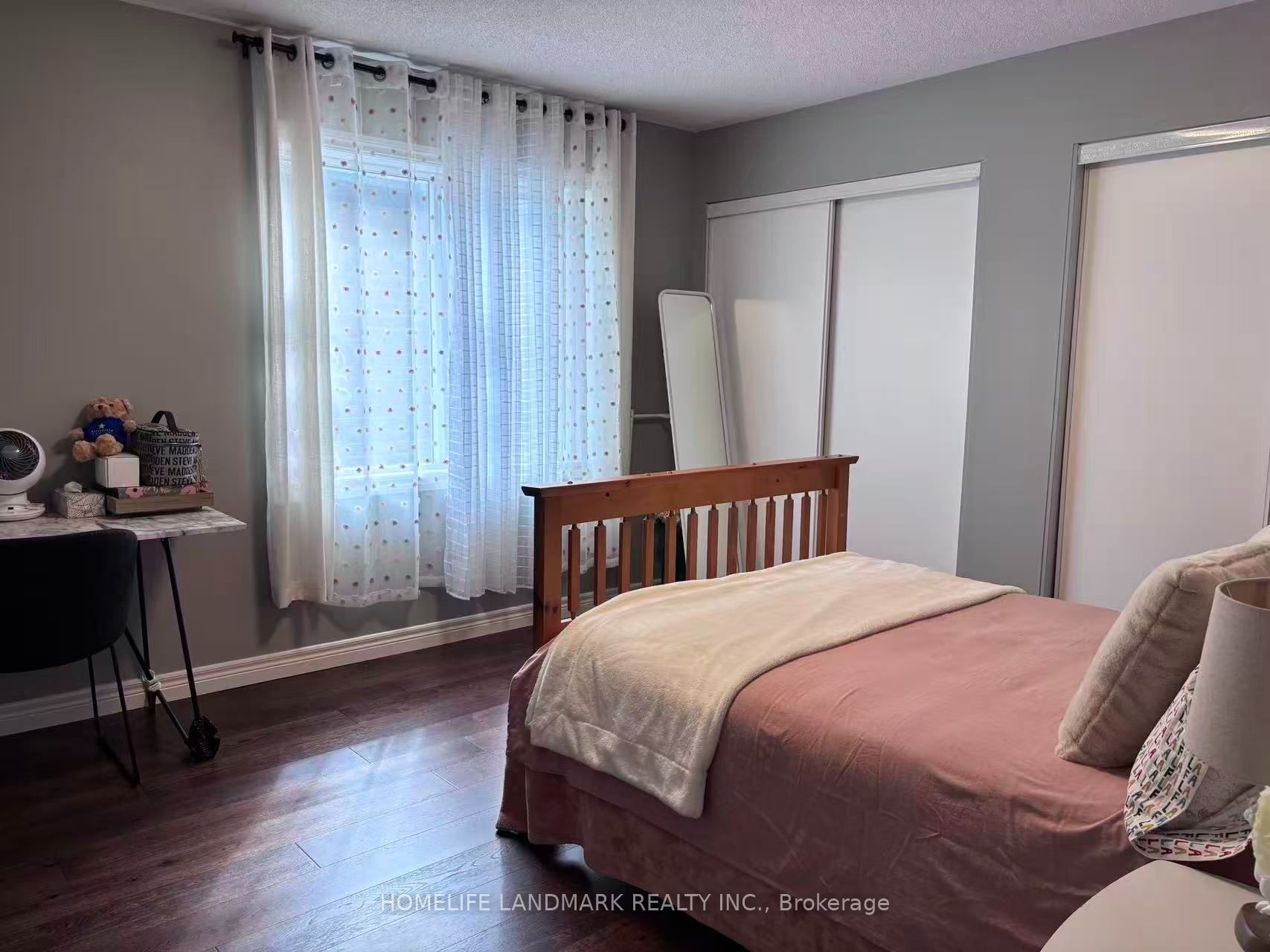 2410 Bridle Road Property Photo 10