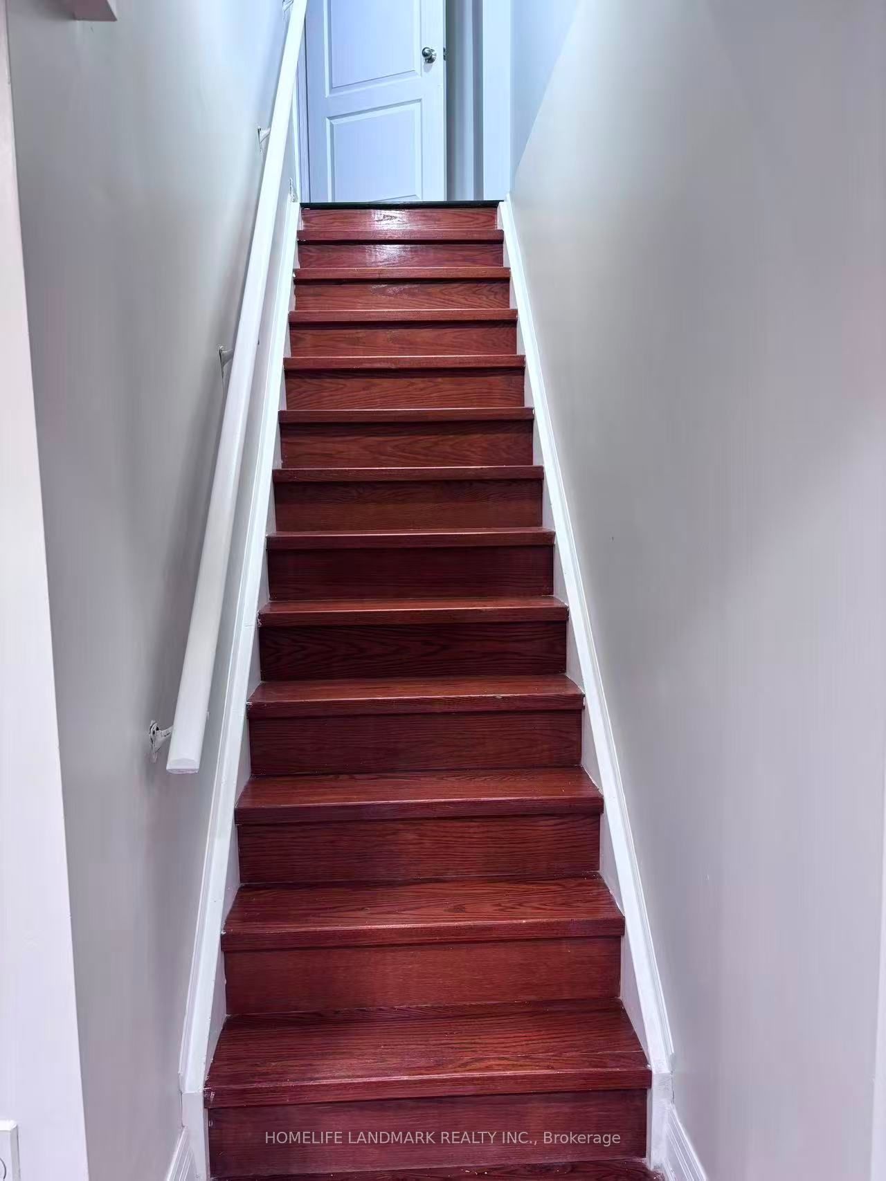2410 Bridle Road Property Photo 25