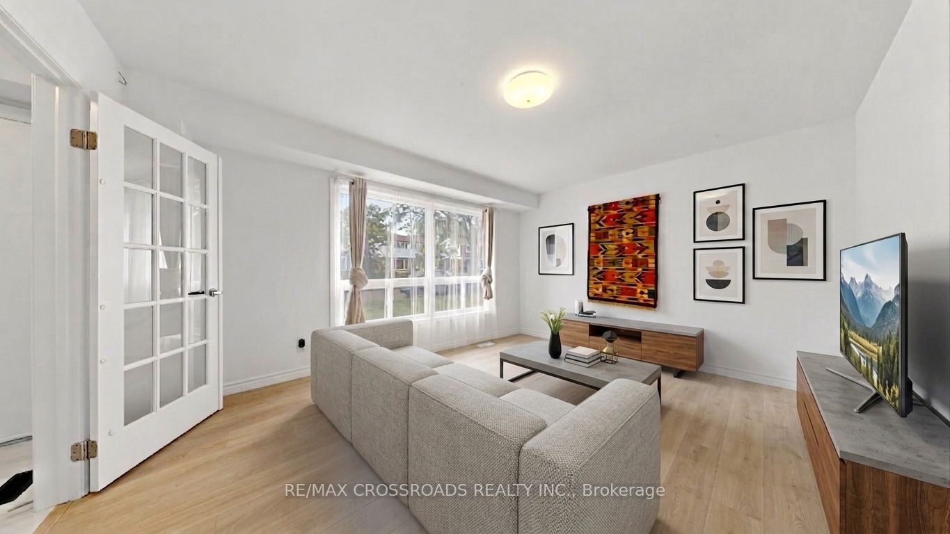 36 United Square Property Photo 3