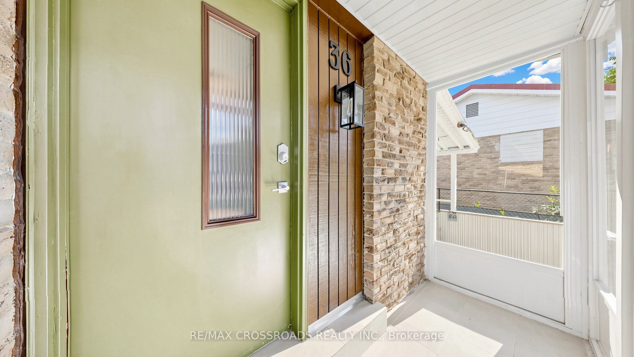 36 United Square Property Photo 5