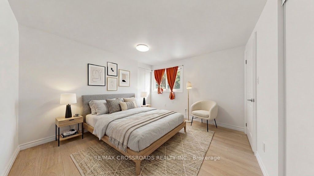 36 United Square Property Photo 8