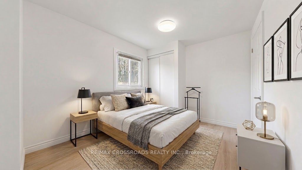 36 United Square Property Photo 10