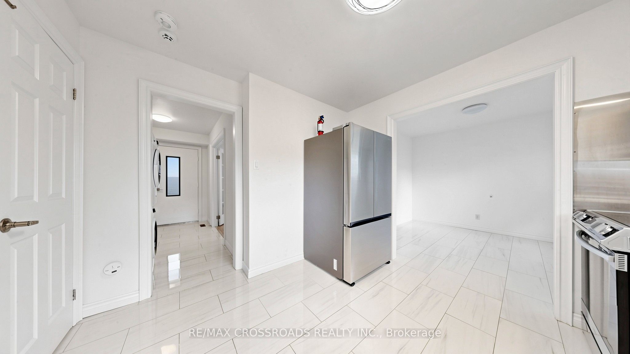 36 United Square Property Photo 14