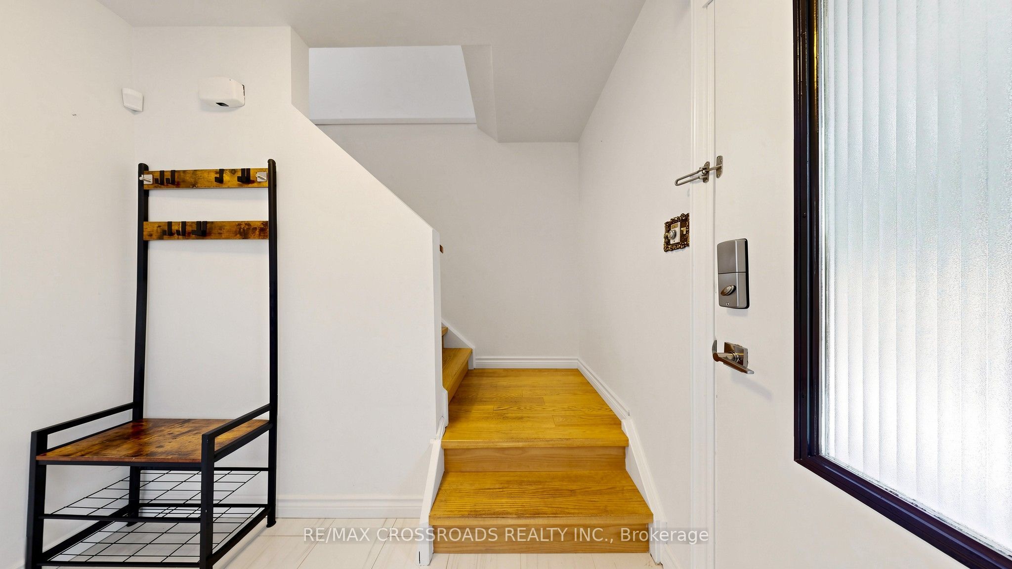 36 United Square Property Photo 15