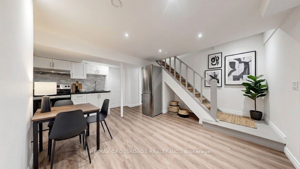 36 United Square Property Photo 19