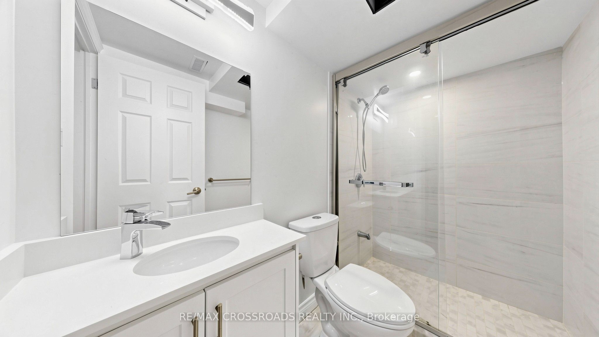 36 United Square Property Photo 21