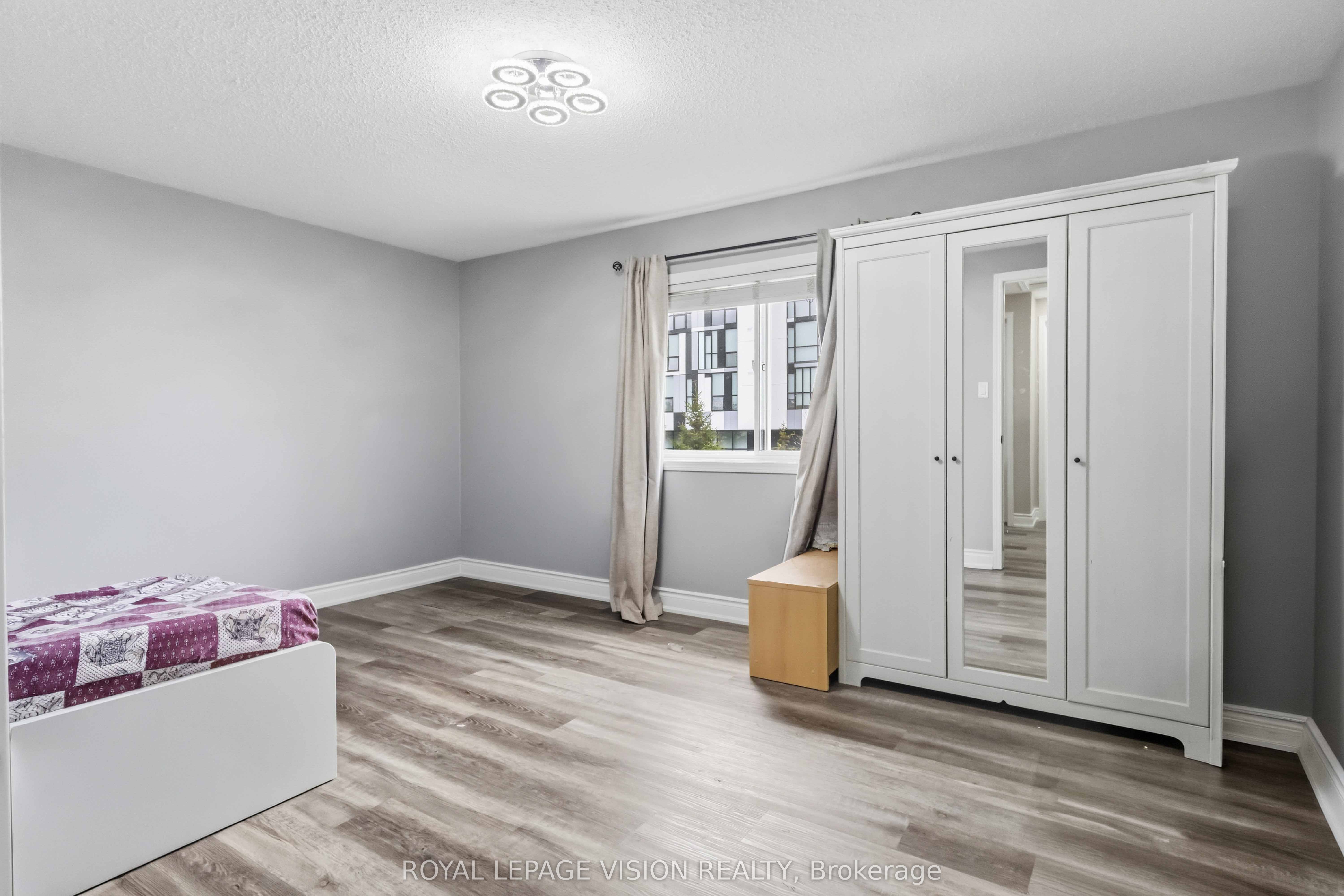1815 Dalhousie Crescent Property Photo 19
