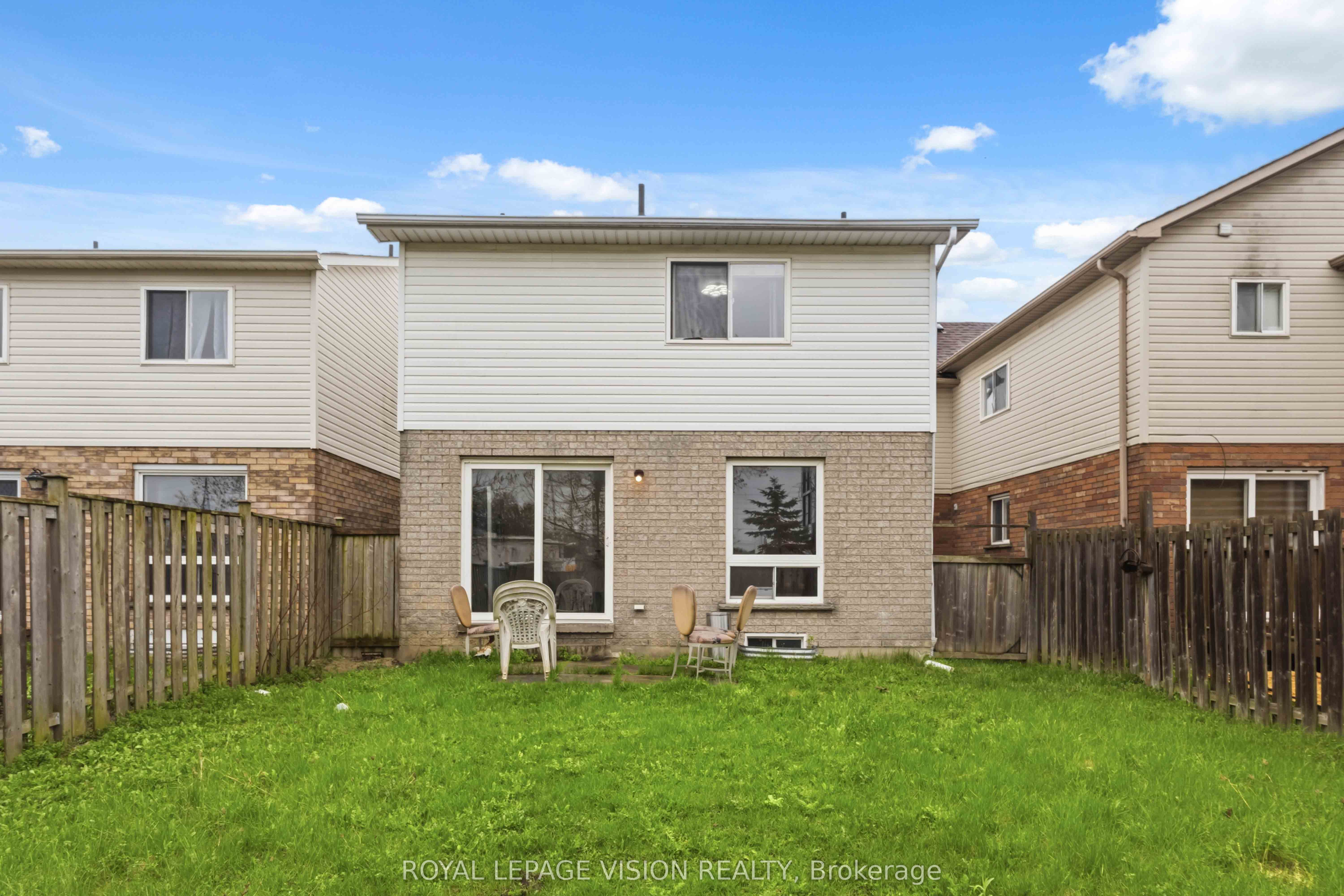 1815 Dalhousie Crescent Property Photo 27