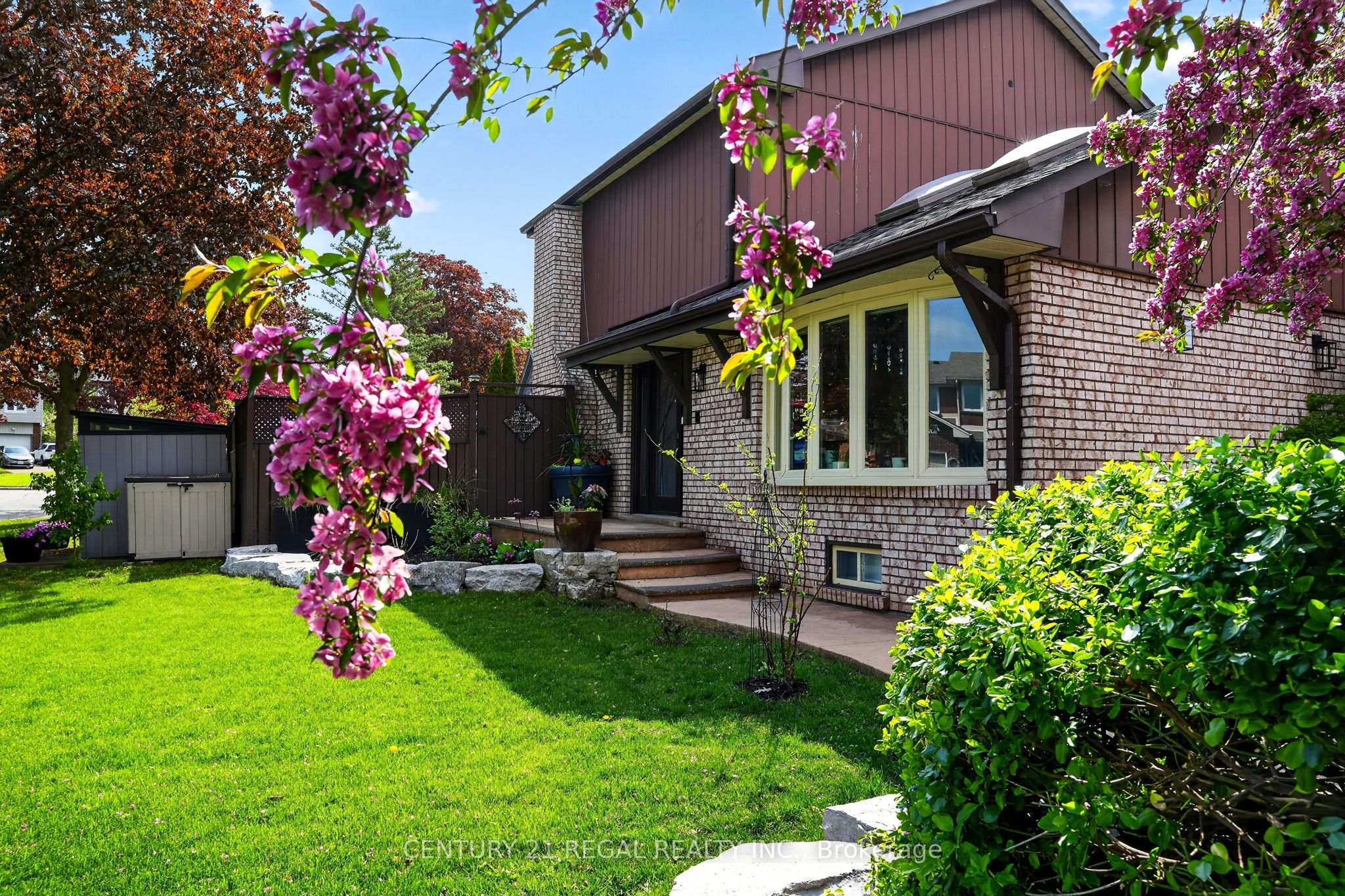 481 Camelot Drive W Property Photo 1