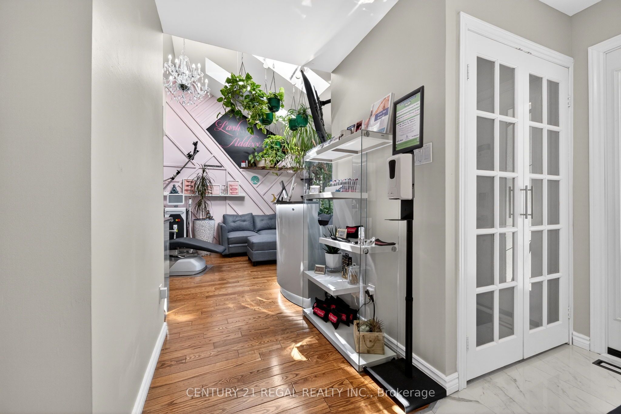 481 Camelot Drive W Property Photo 15