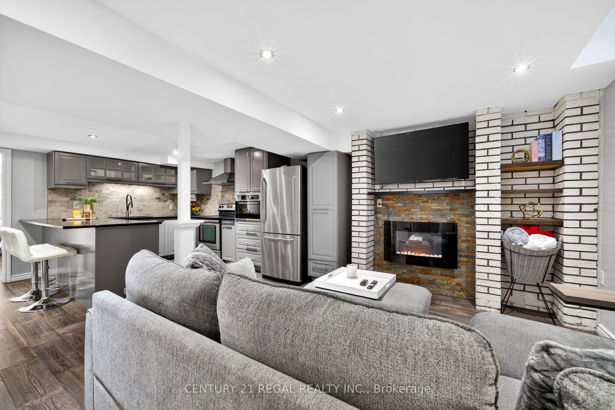 481 Camelot Drive W Property Photo 29