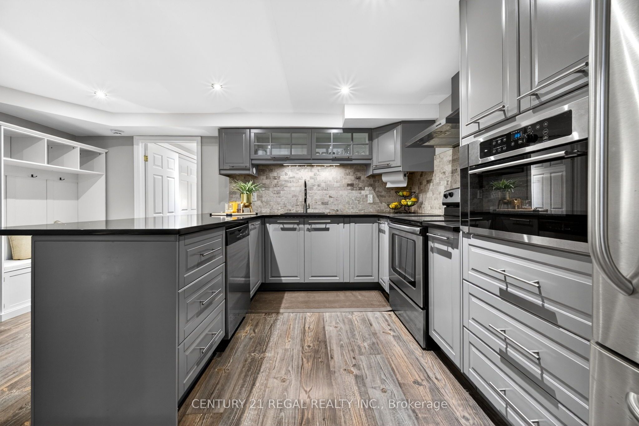 481 Camelot Drive W Property Photo 31