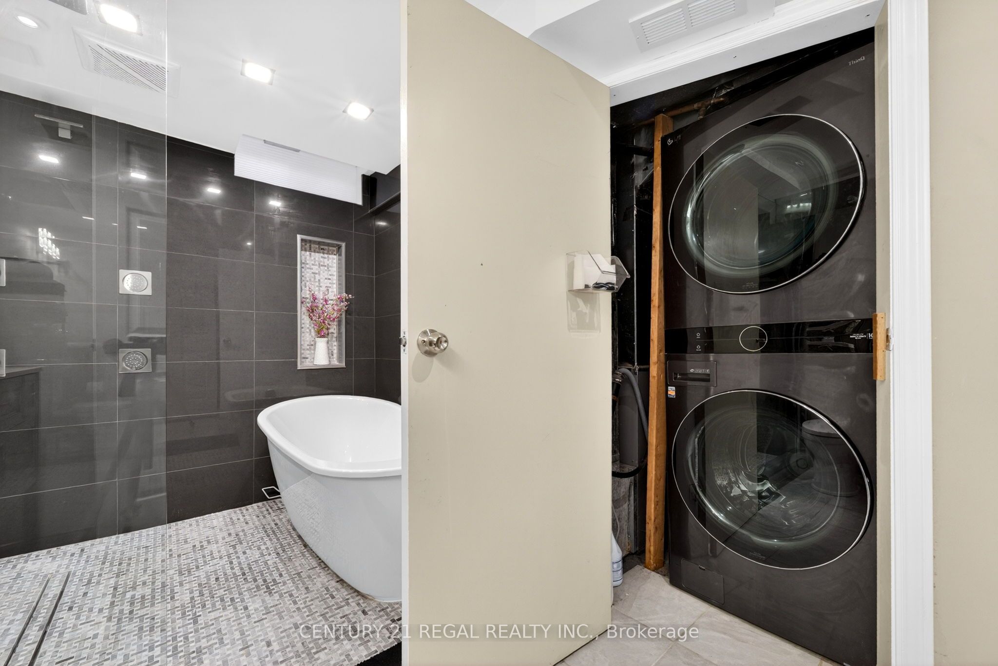 481 Camelot Drive W Property Photo 37